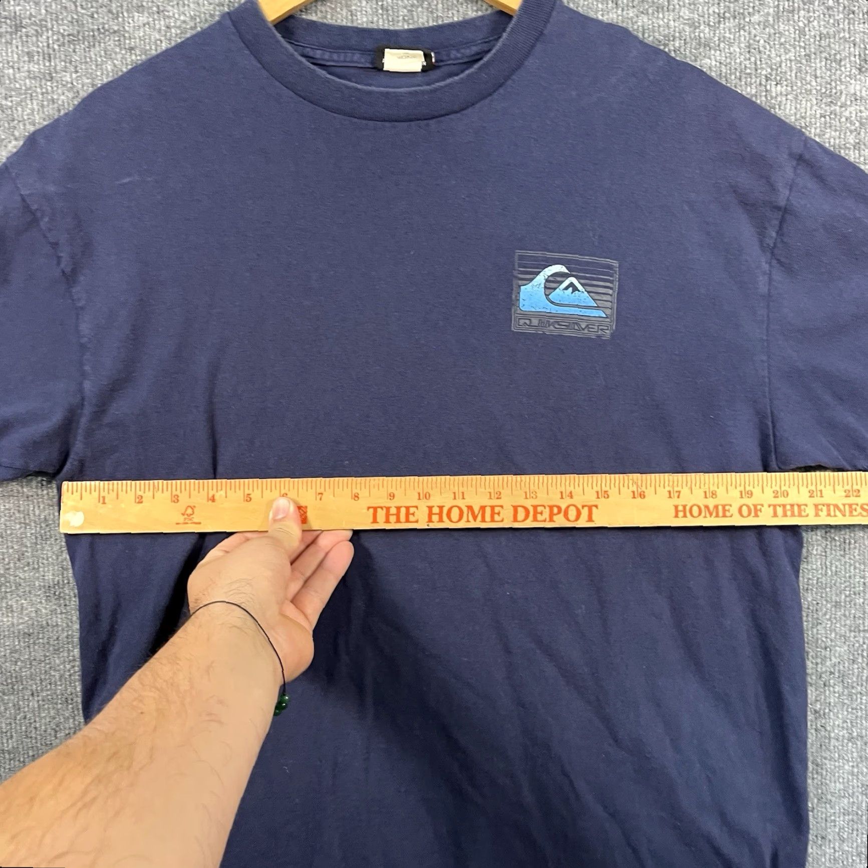 Quiksilver VINTAGE Quiksilver Blue Faded Surf Skate Y2K 90s Large T Shirt Grunge Center Size US L / EU 52-54 / 3 - 5 Thumbnail