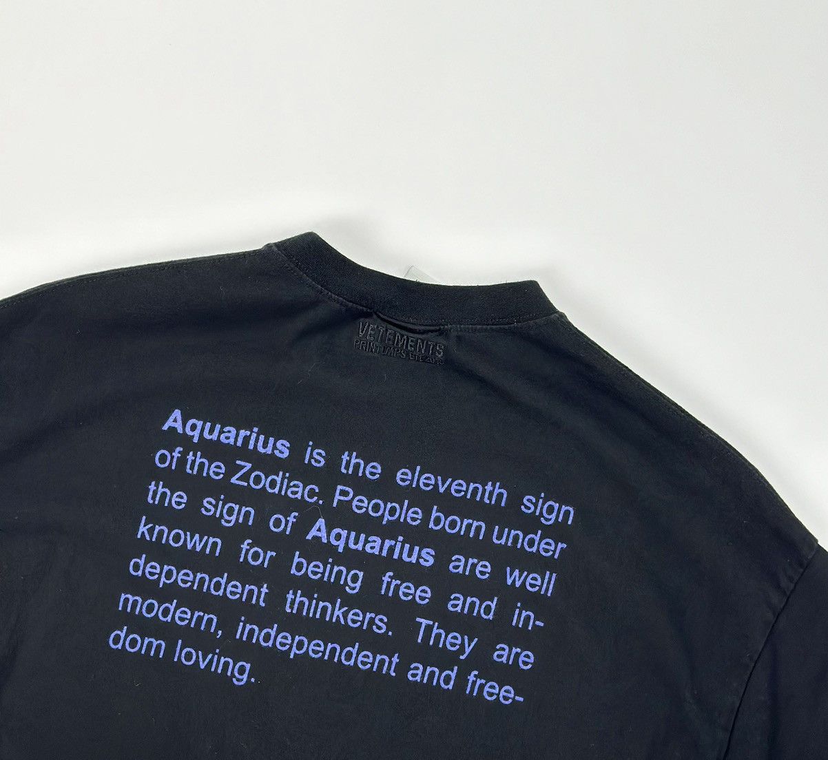 Vetements Vetements - Demna “Aquarius Star Graphic Tee” Size US XS / EU 42 / 0 - 6 Thumbnail