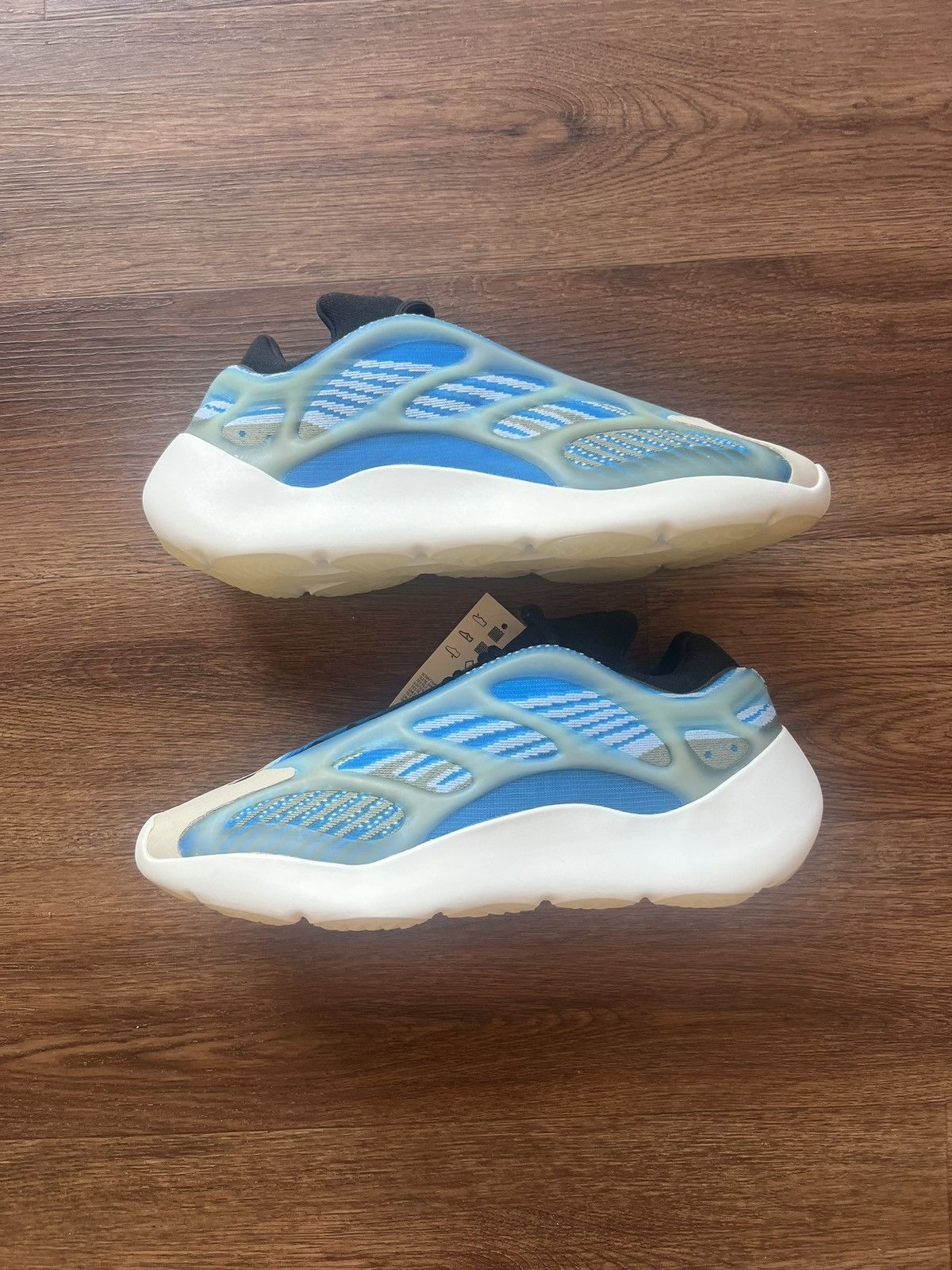 Adidas Men’s Adidas Yeezy 700v3 Arzare Blue and White. Size US 11 / EU 44 - 1 Thumbnail