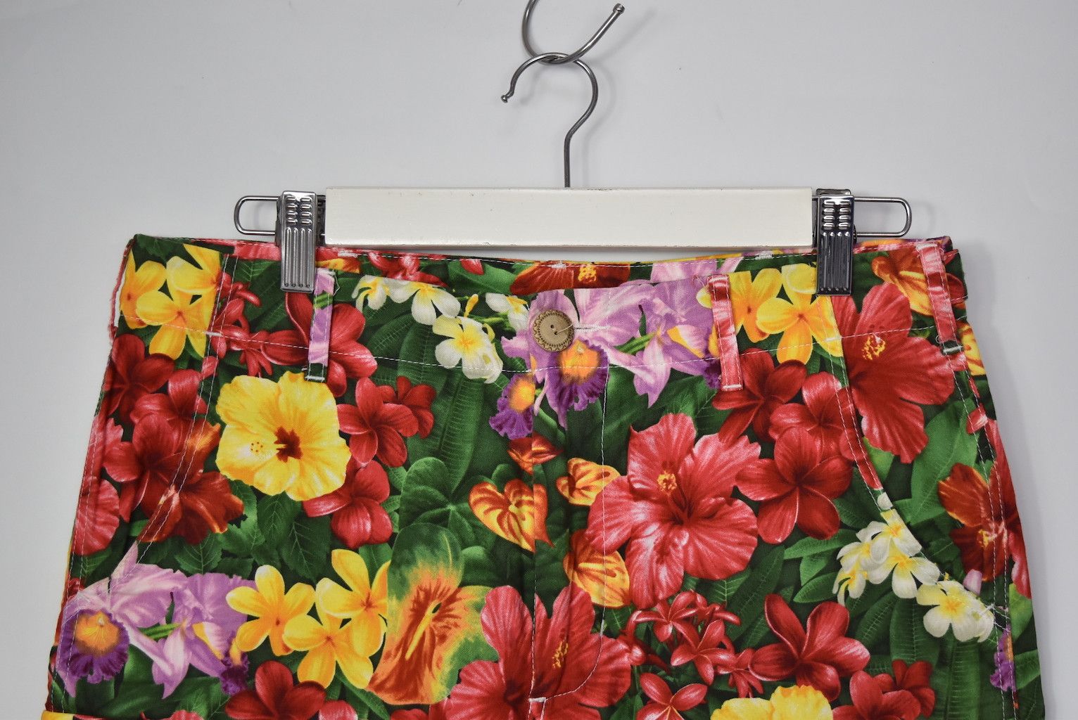 Nepenthes flower graphic shorts 22723 - 0450 66 Size US 30 / EU 46 - 3 Thumbnail
