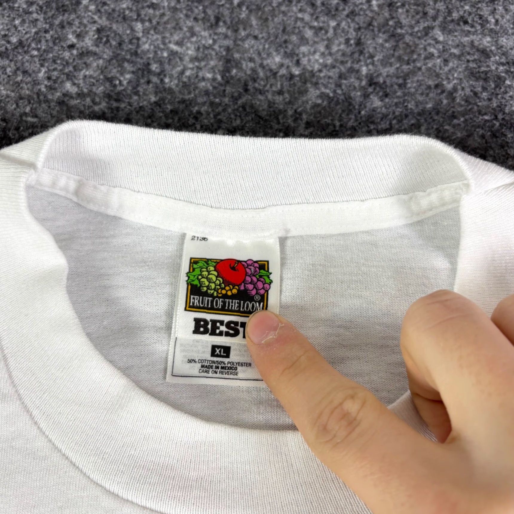 Fruit Of The Loom VINTAGE Mens XL White T Shirt Mercedes Benz Convention 1996 Graphic Tee Size US XL / EU 56 / 4 - 3 Thumbnail