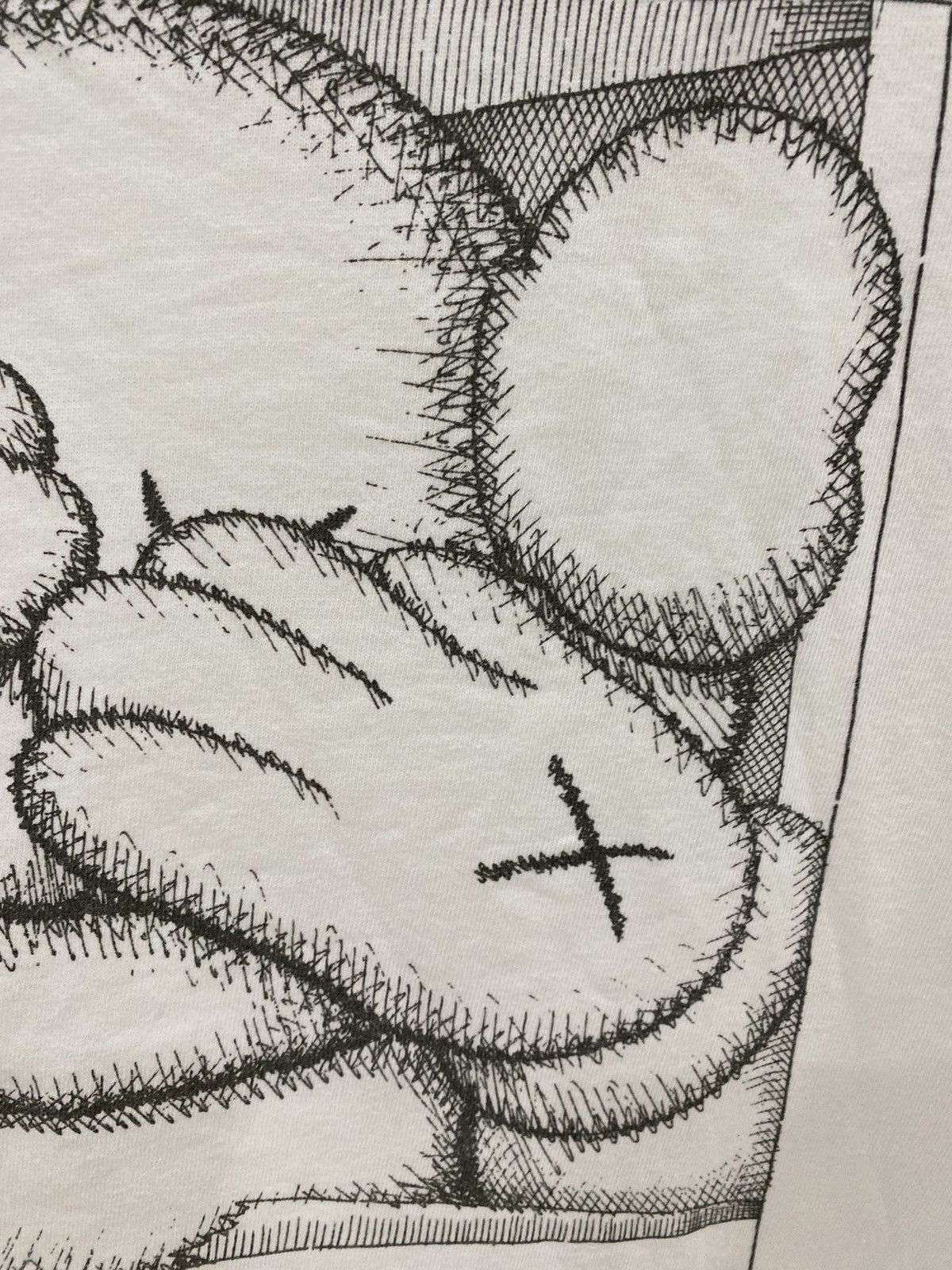Kaws × Uniqlo KAWS X UNIQLO TSHIRT Size US M / EU 48-50 / 2 - 3 Thumbnail