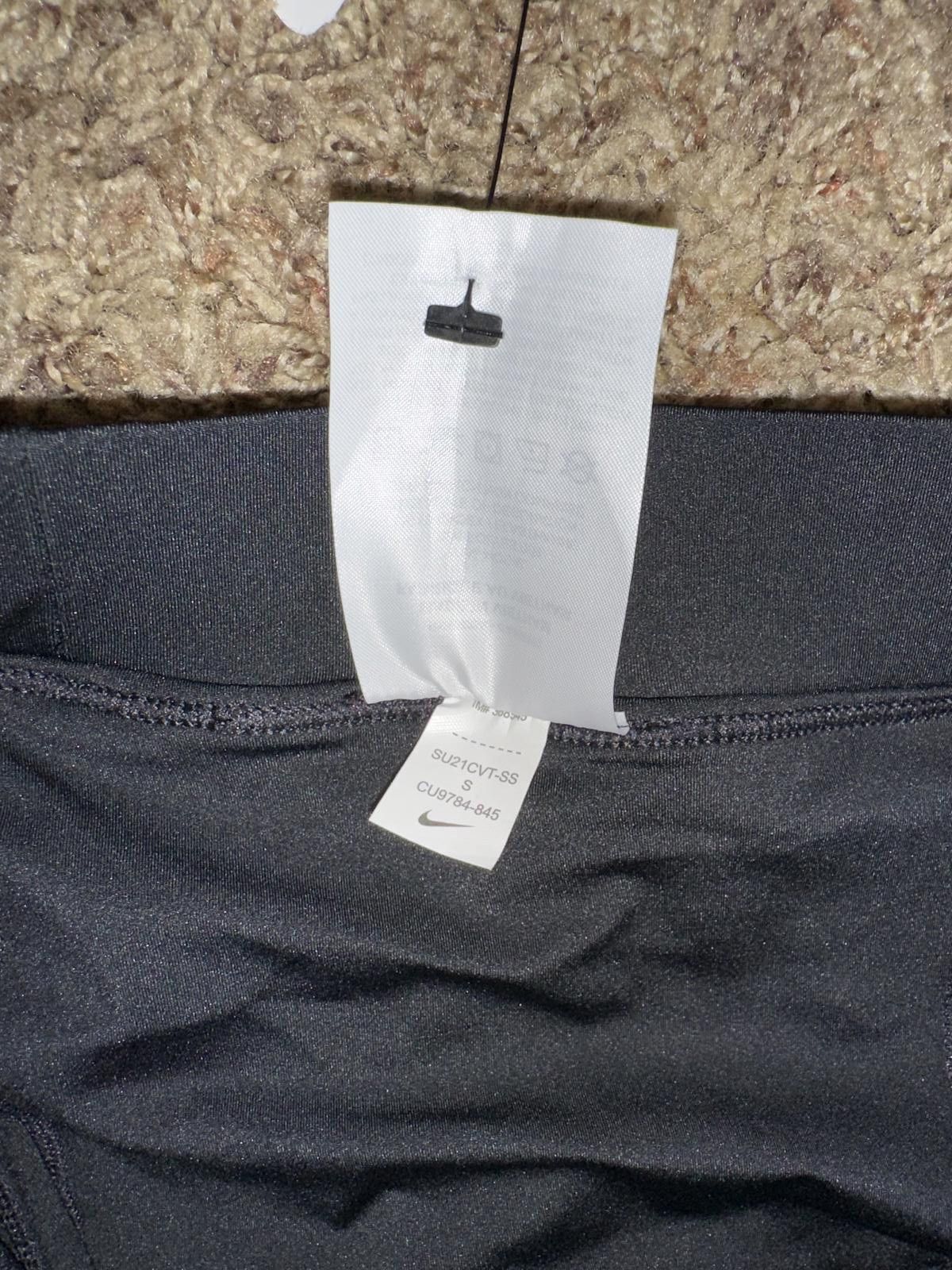 Nike Nike Pro Women's Size Large Dri-Fit High-Waisted 3" Training Skort Sample Size 28" / US 6 / IT 42 - 9 Thumbnail