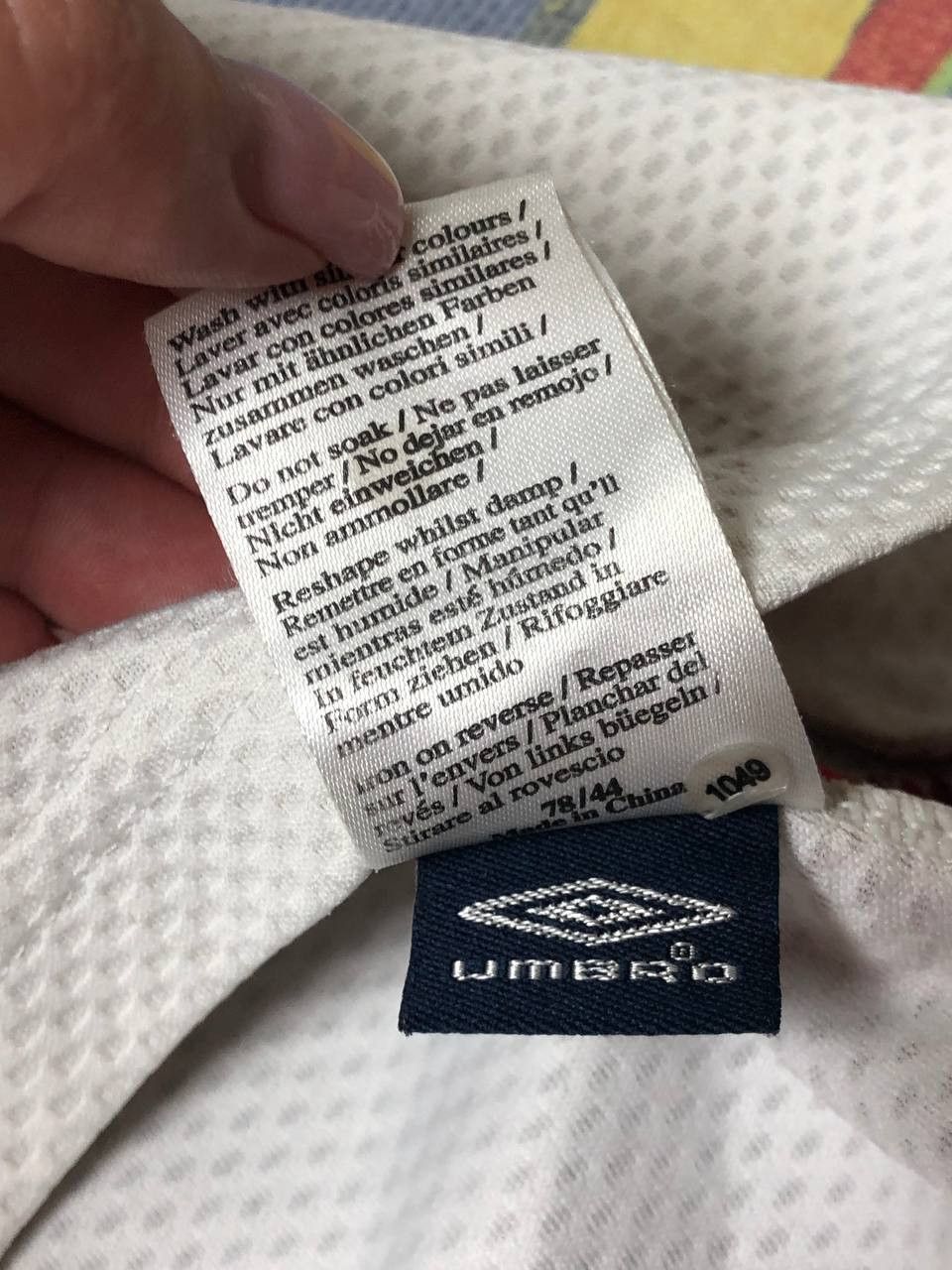 Umbro ✅RARE✅ Umbro SOCCER JERSEY ✅CRAZY✅ Size US M / EU 48-50 / 2 - 4 Thumbnail