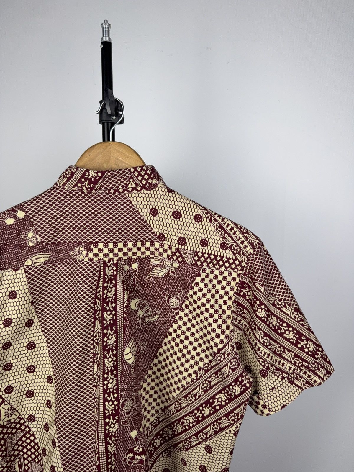 Japanese Brand × Vintage Vintage 00s Tribal Print Short Sleeve Shirt Size US M / EU 48-50 / 2 - 4 Thumbnail