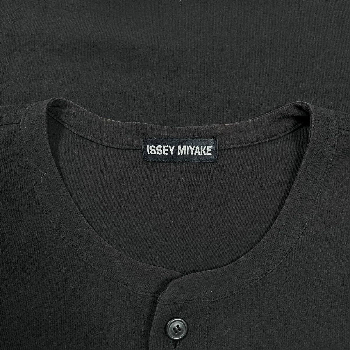 Issey Miyake Vtg Issey Miyake Pocket Tee Size US L / EU 52-54 / 3 - 7 Thumbnail