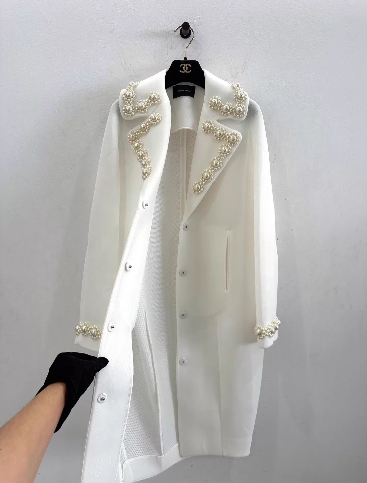Simone Rocha Simone Rocha women's white petal pearl logo coat UK6 Size XS / US 0-2 / IT 36-38 - 4 Thumbnail