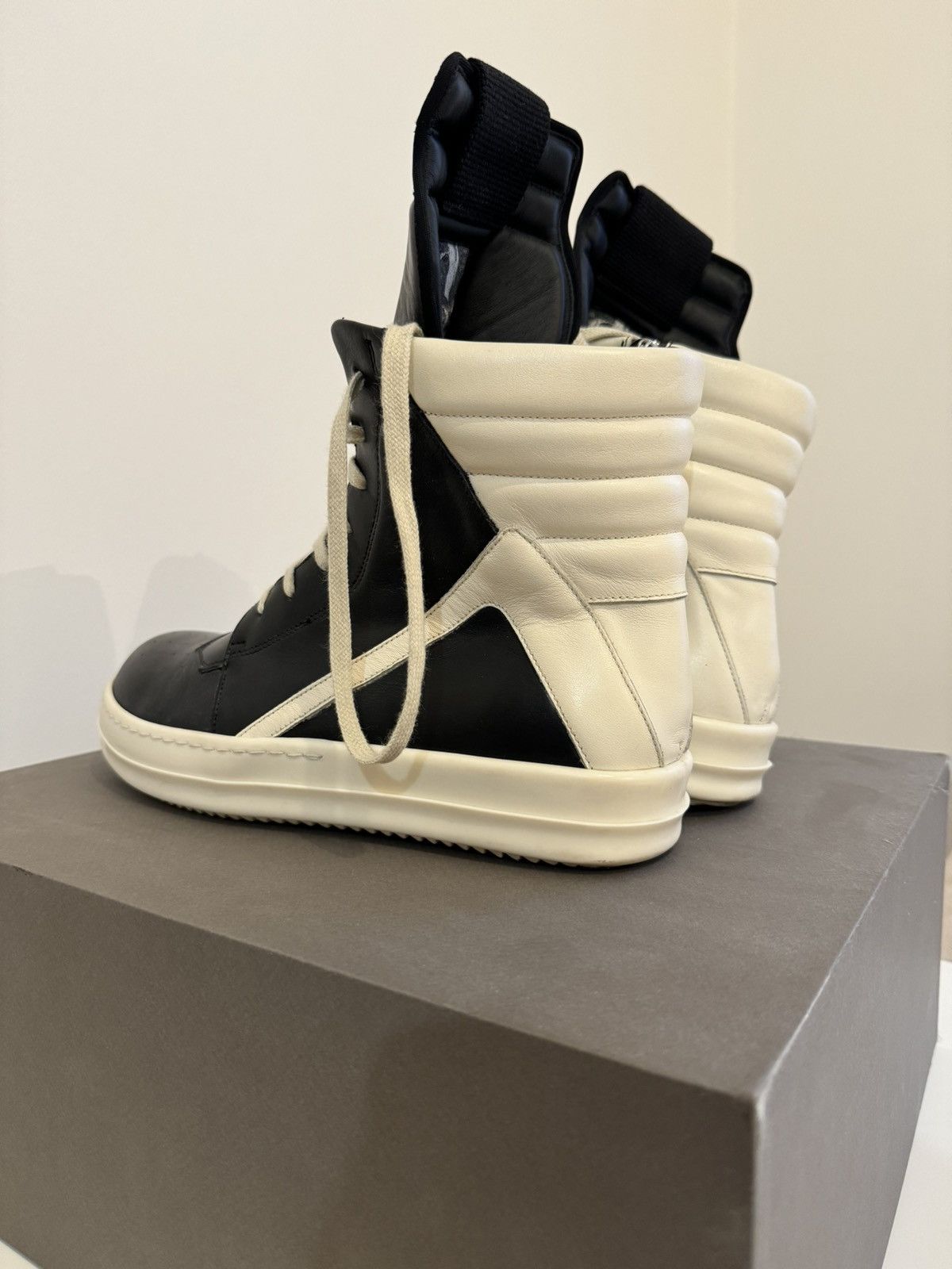 Rick Owens × Rick Owens Drkshdw Rick Owens Milk/Black Geobaskets Size US 9 / EU 42 - 2 Thumbnail