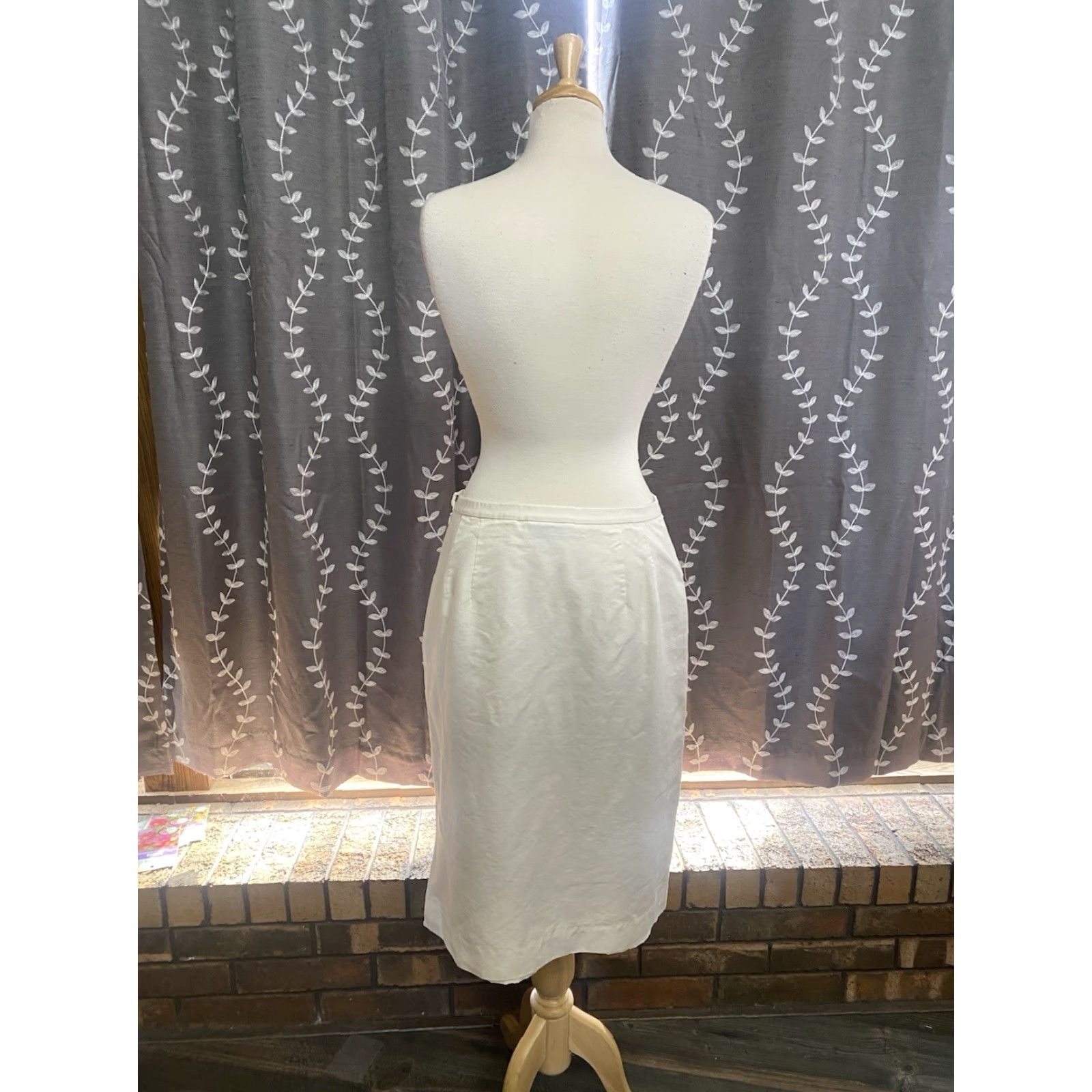 Pendleton VINTAGE Pendleton Women Skirt White Size 12 Mid Knee Length Silk & Cotton Zipper Straight & Pencil" Size 34" / US 12 / IT 48 - 3 Thumbnail