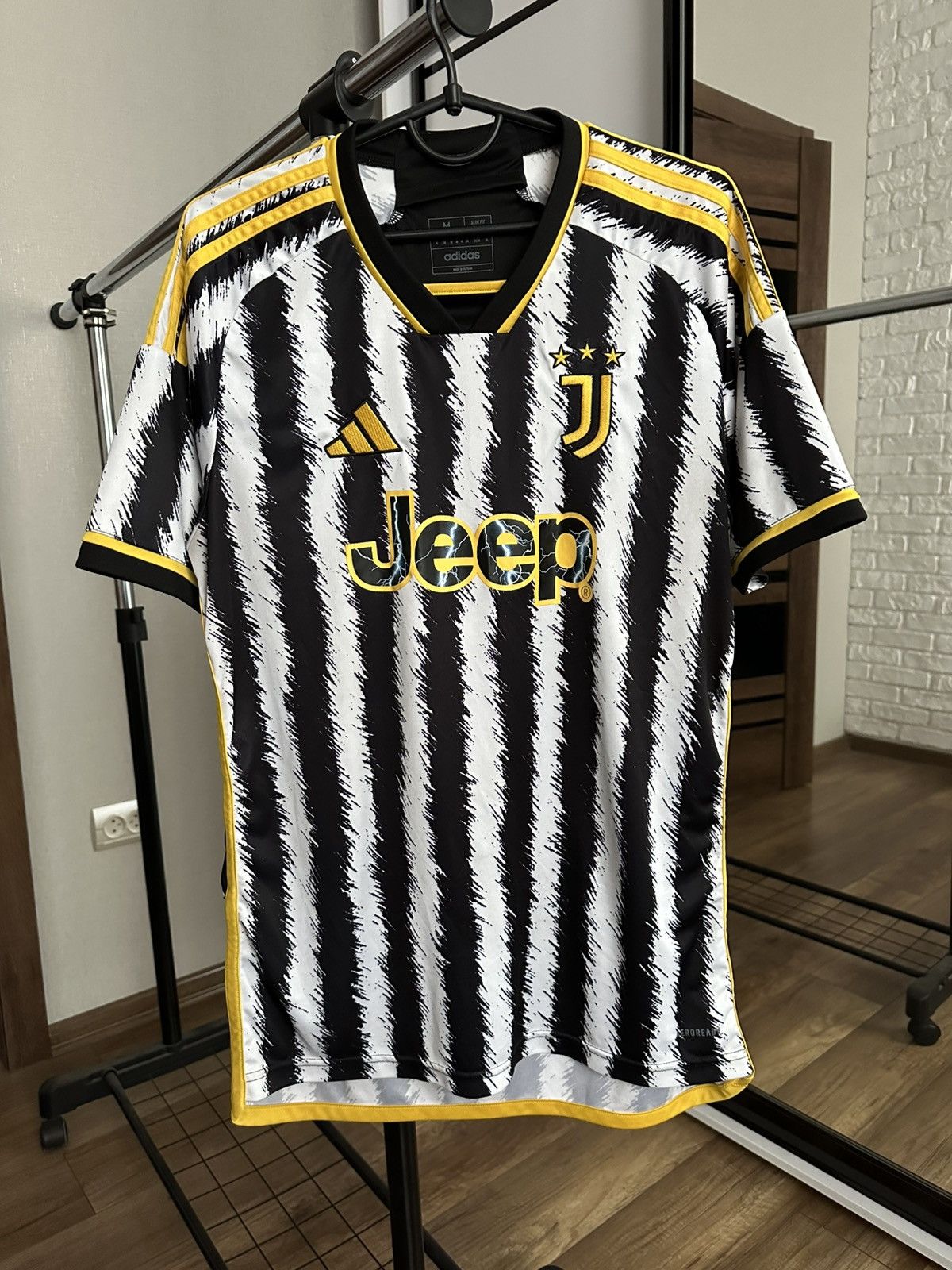 Adidas 2023/2024 Adidas Juventus Soccer Jersey T-Shirt Tee Size US M / EU 48-50 / 2 - 1 Thumbnail