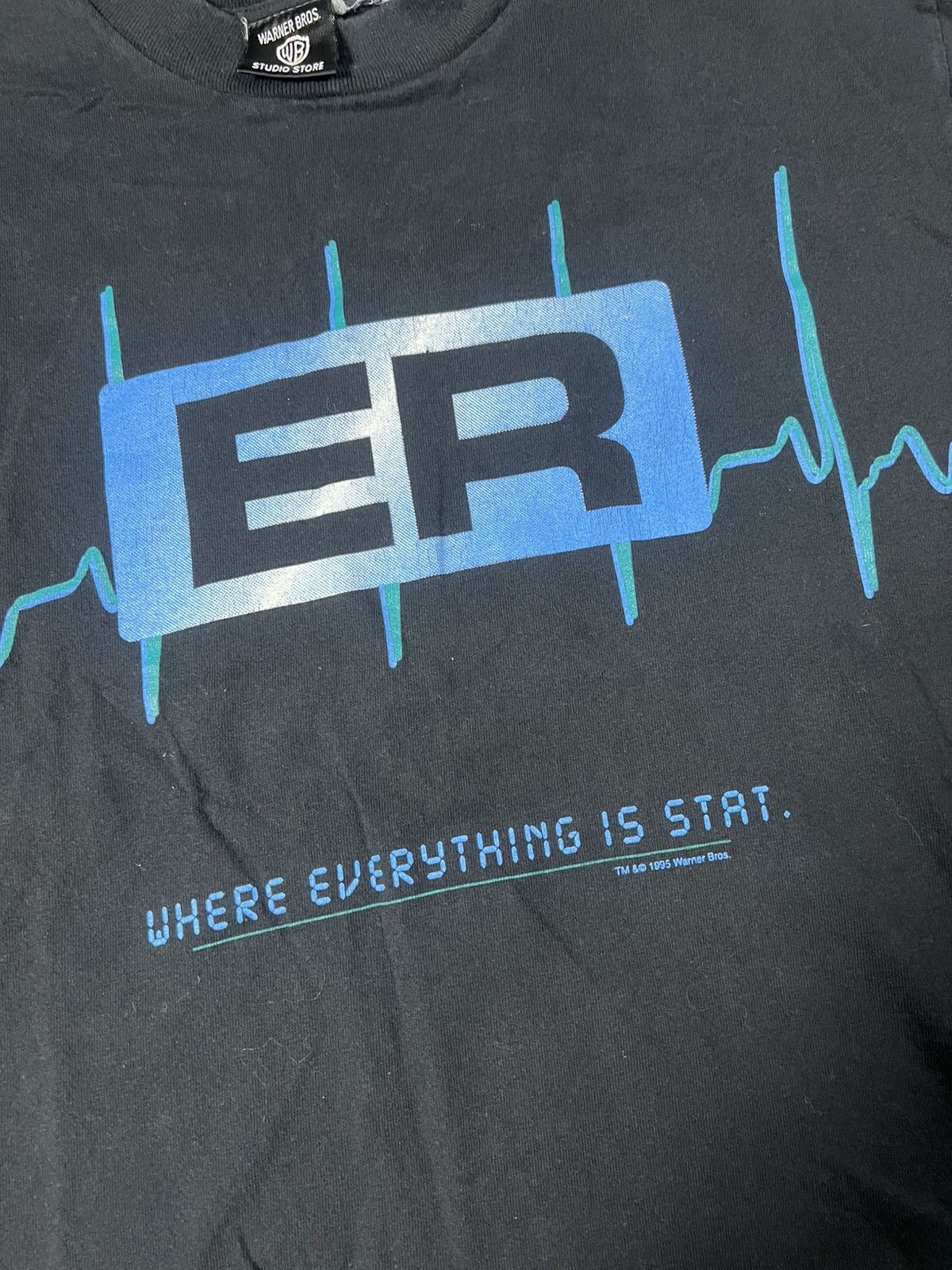 Vintage Vintage 90s Faded ER Graphic Movie Promo Cropped TV Tee Size US S / EU 44-46 / 1 - 2 Thumbnail