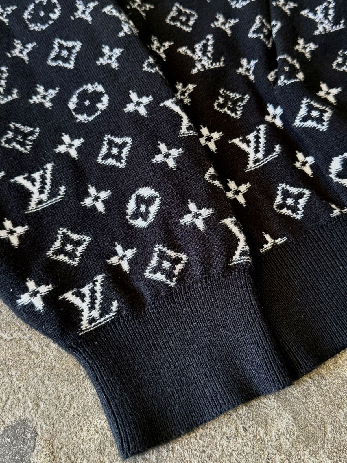 Louis Vuitton Louis Vuitton - Virgil Abloh -AW22 Gradient Monogram Hoodie Size US M / EU 48-50 / 2 - 5 Thumbnail