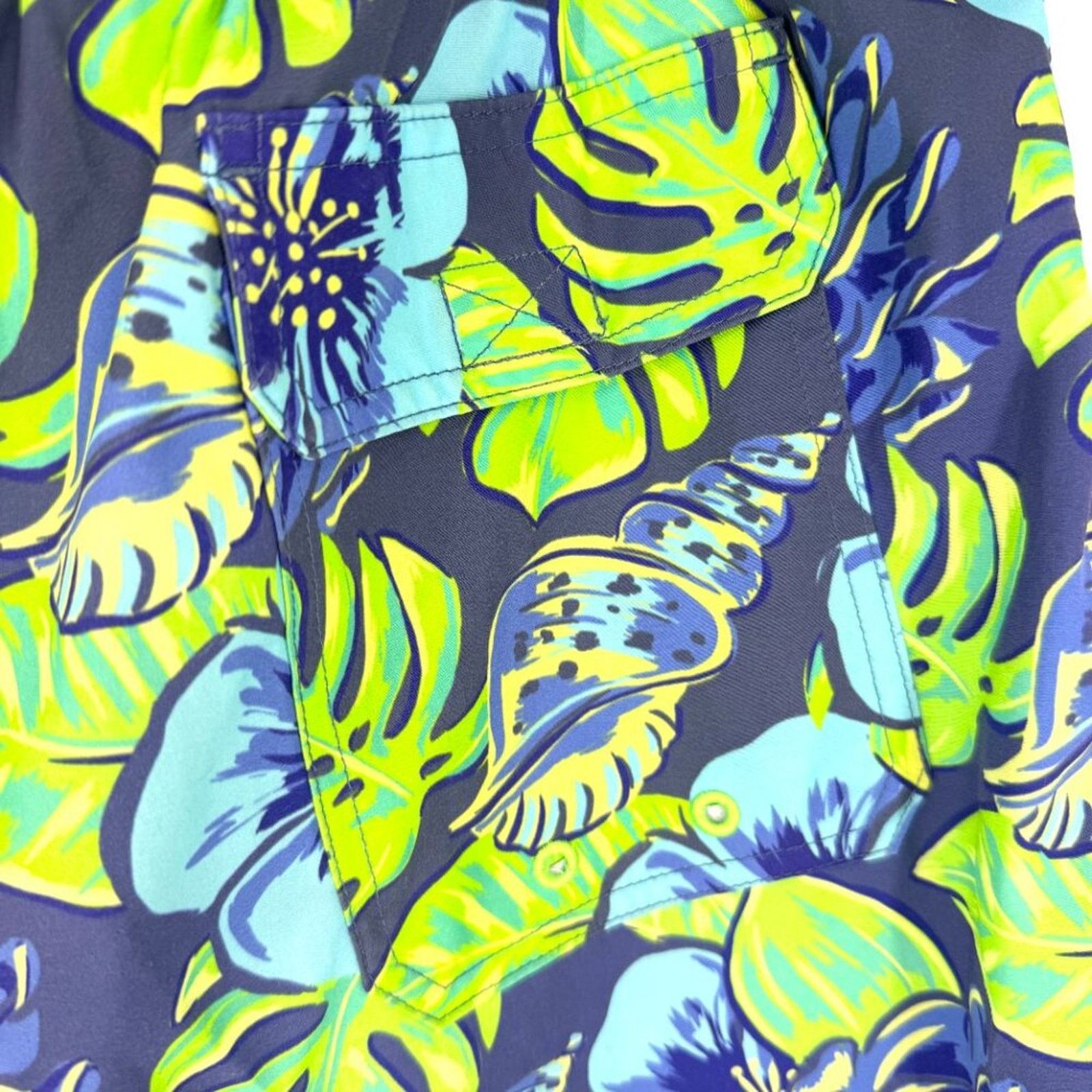 Vineyard Vines Vineyard Vines Floral Swim Trunks Blue Green Men's Medium Size US 31 - 5 Thumbnail