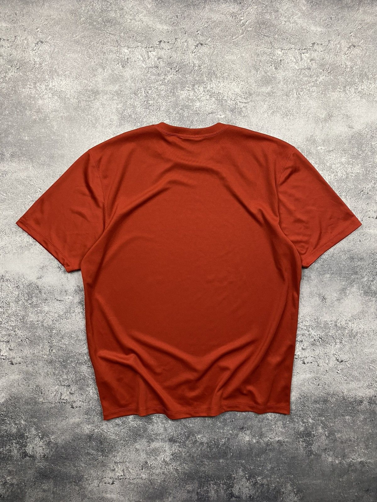 Nike ACG Vintage Nike ACG Red T-Shirt Rare Y2K Tee Size US M / EU 48-50 / 2 - 16 Thumbnail