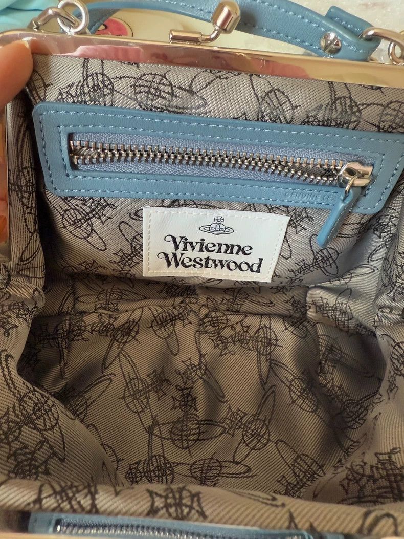 Vivienne Westwood Vivienne Westwood size os Dumplings, gold bags, lamb skin Size ONE SIZE - 6 Thumbnail