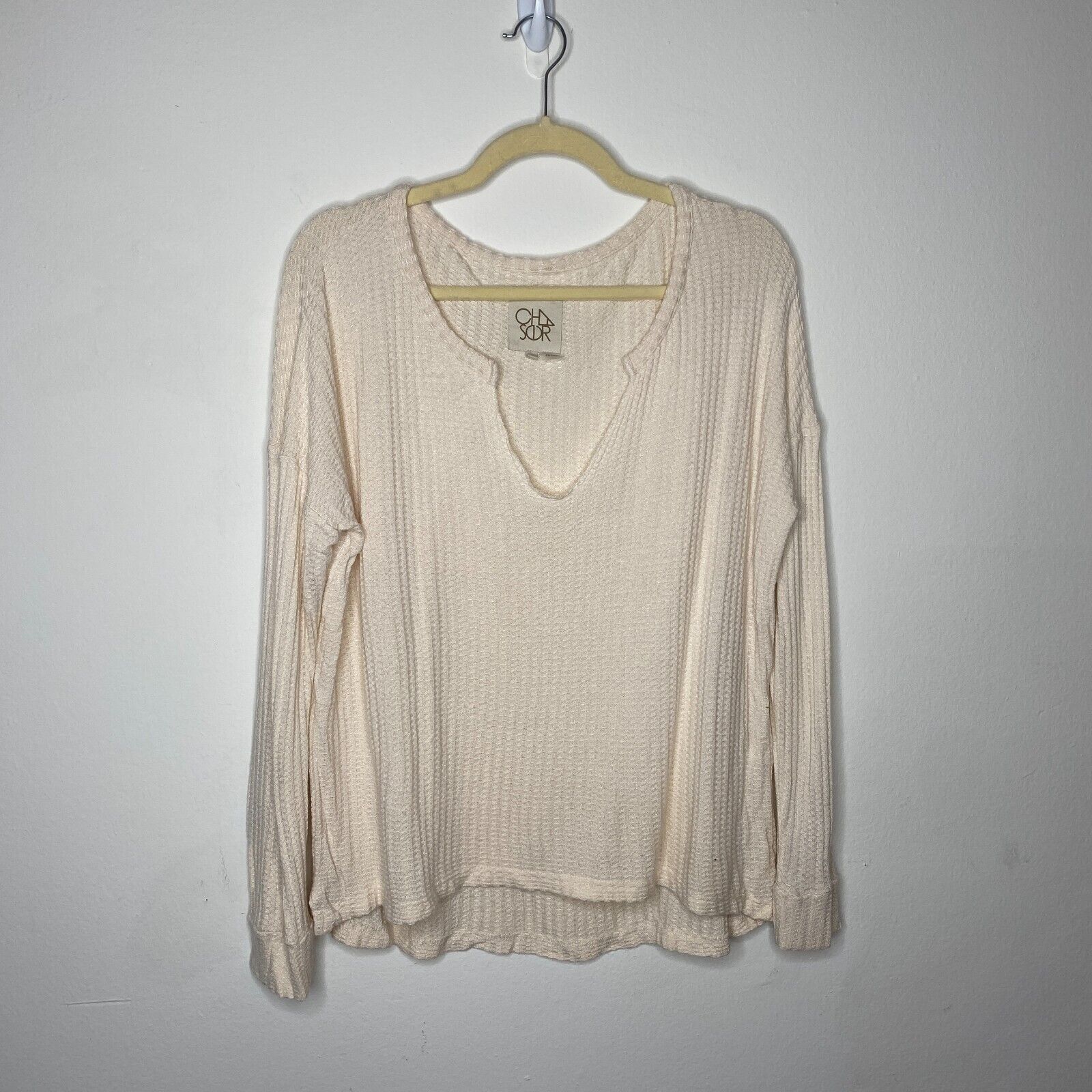 Chaser Brand Chaser Vintage Cream Thermal Raw Split Neck Long Sleeve Top Size S / US 4 / IT 40 - 1 Thumbnail