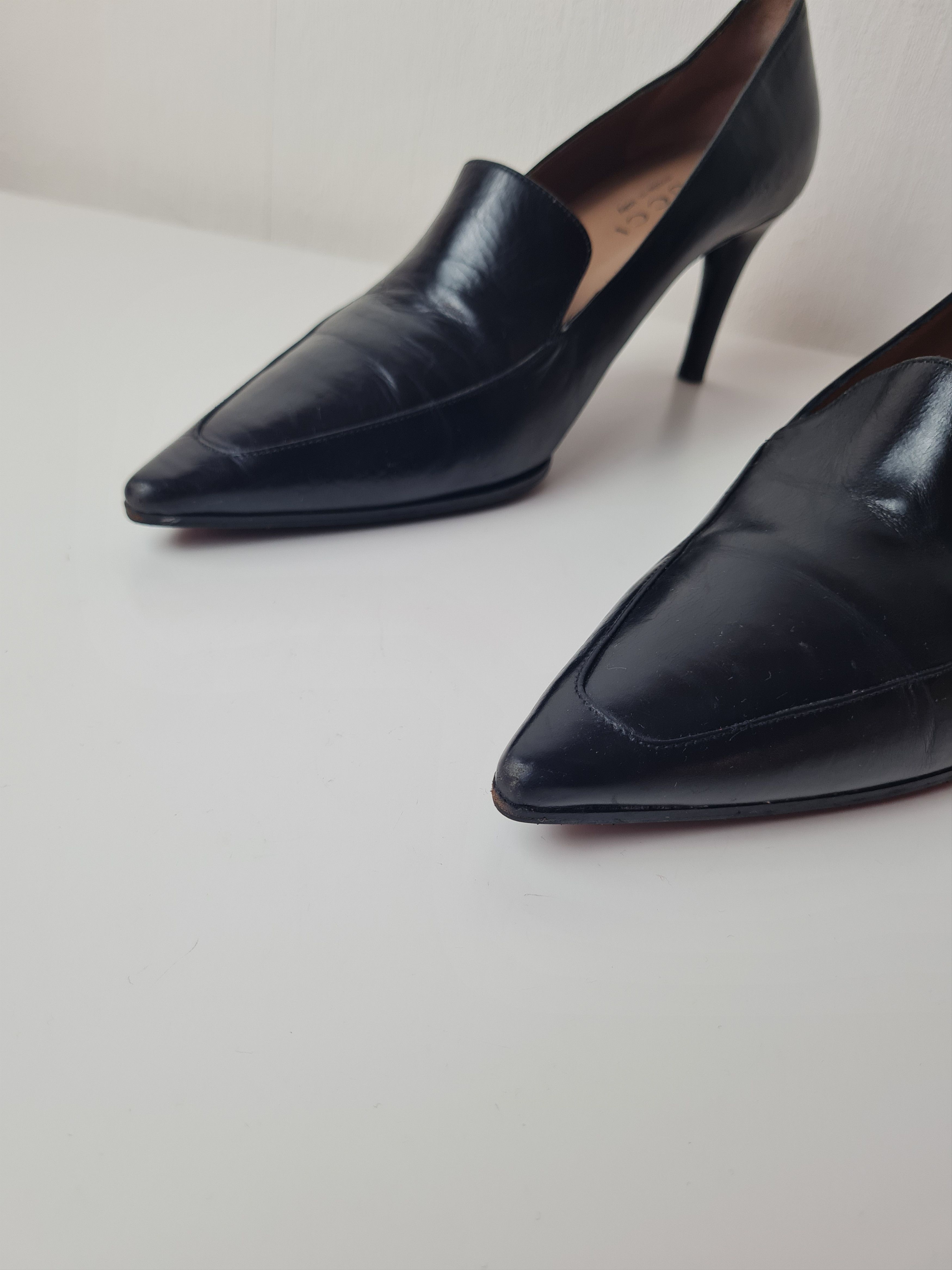 Gucci Vintage shoes Gucci almond toe heels black Luxury Sz 38 Size US 8 / IT 38 - 5 Thumbnail