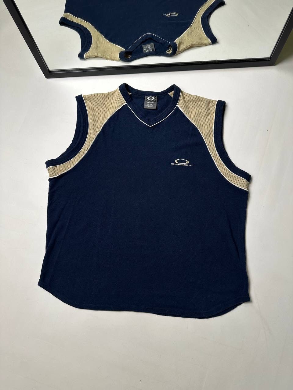 Oakley 90s Oakley Software Rare Tank Top USA made Size US L / EU 52-54 / 3 - 1 Thumbnail