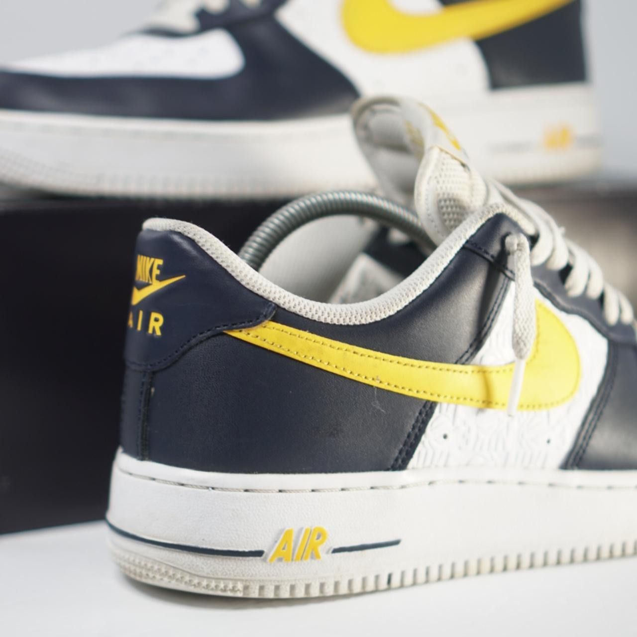 Nike Nike Air Force 1 Low - Dark Obsidian/University Gold-White Size US 9 / EU 42 - 2 Thumbnail