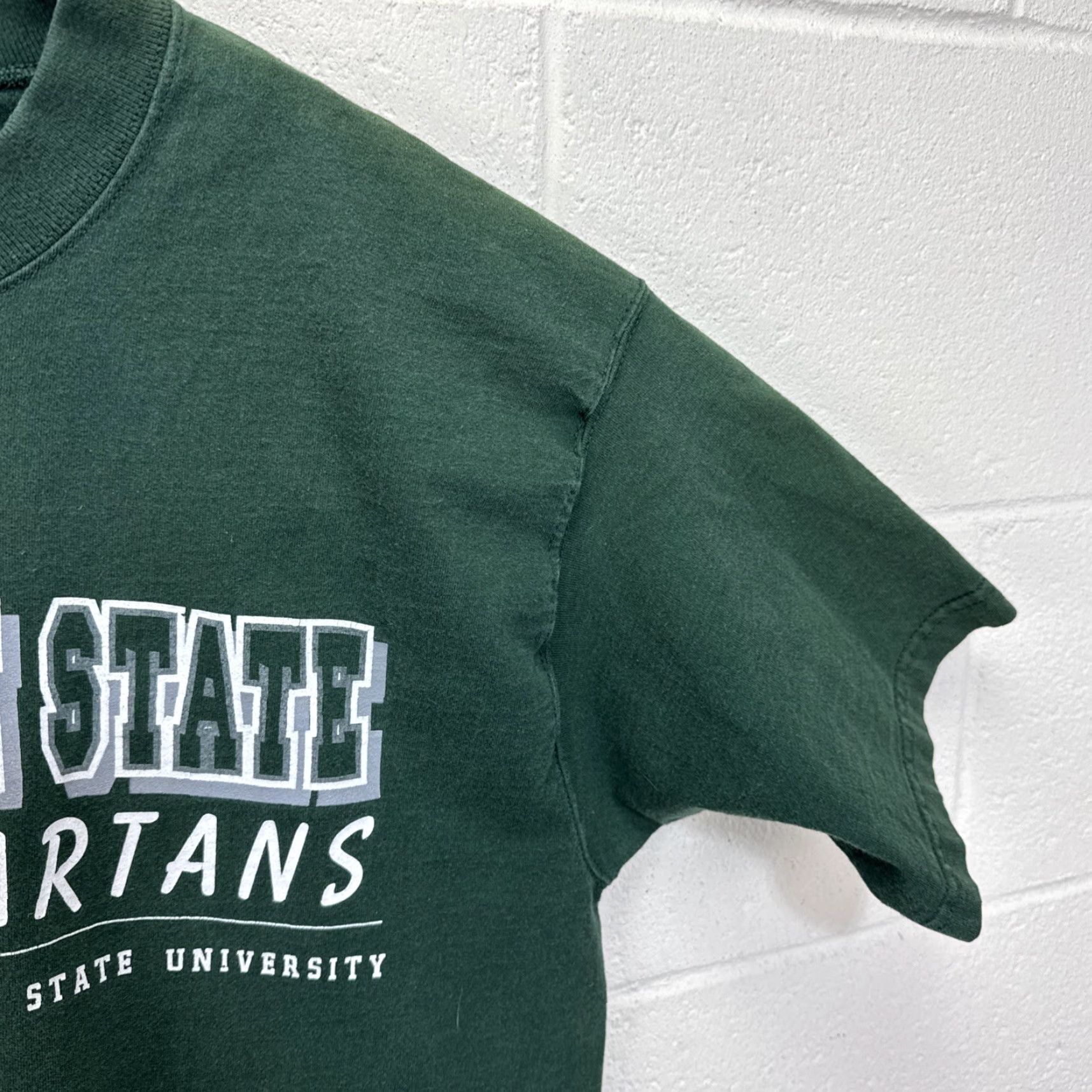 Fruit Of The Loom VINTAGE Michigan State Spartans Shirt MSU University 90s Size US L / EU 52-54 / 3 - 7 Thumbnail