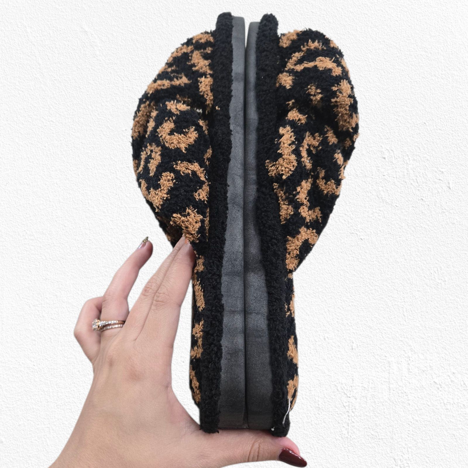 Other Black Leopard Print Cozy Fuzzy Slippers M/L Plush Crossband Size US 9 / IT 39 - 7 Thumbnail