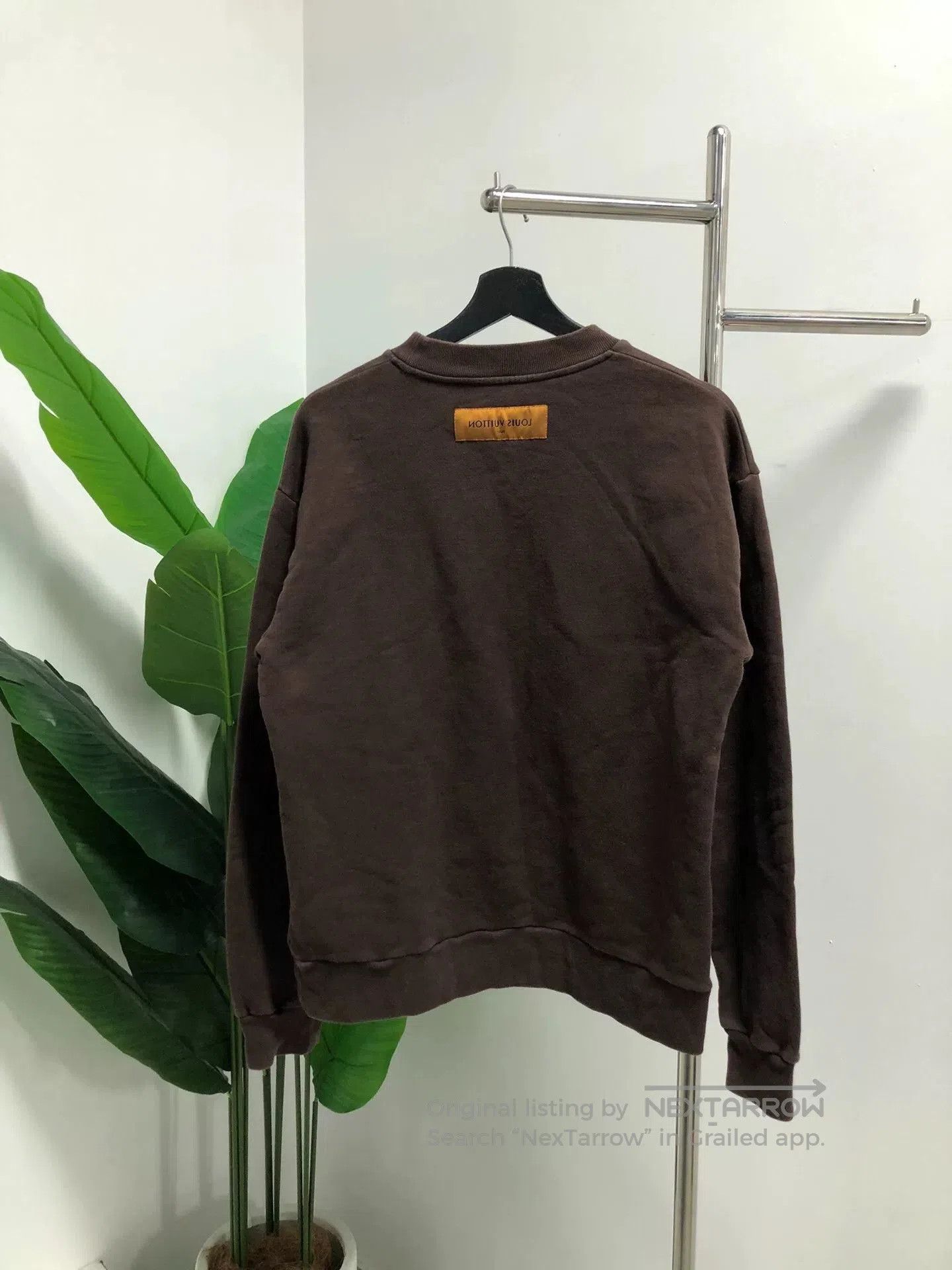 Louis Vuitton brown louis vuitton logo sweatshirt for men. Size US M / EU 48-50 / 2 - 2 Thumbnail