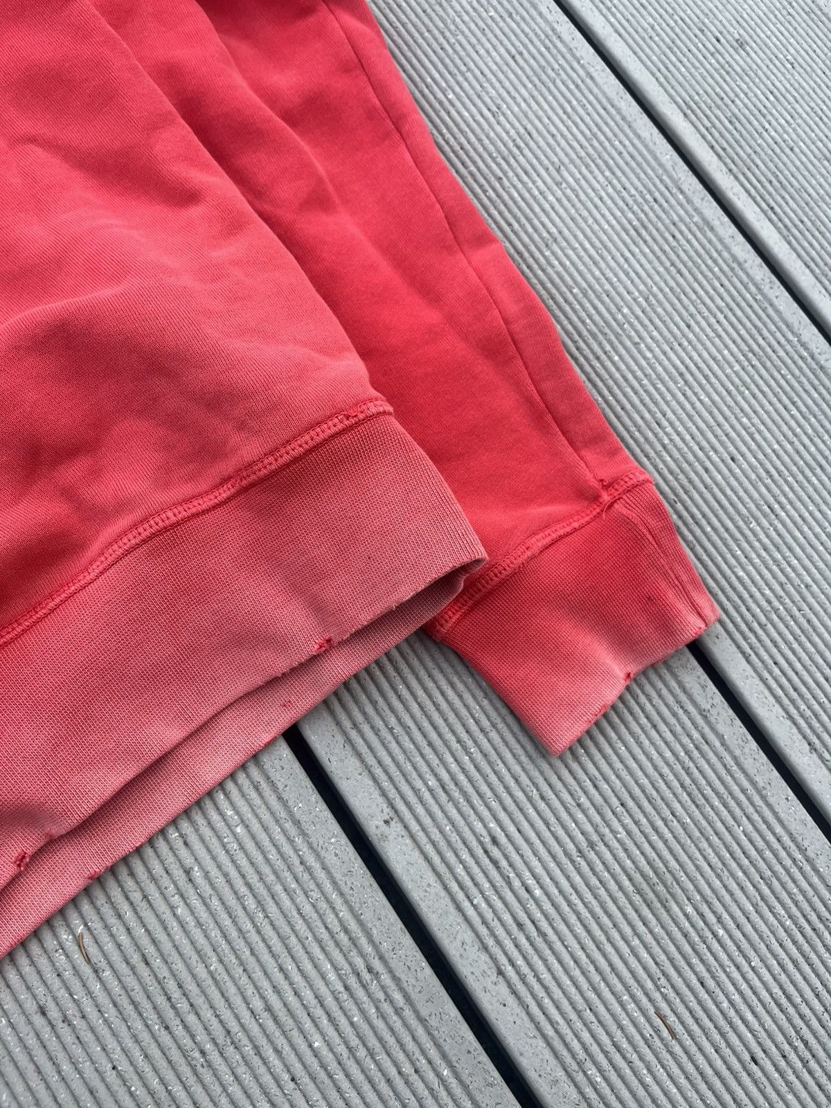 Dsquared2 Vintage Dsquared Red Sunfaded / Distressed Sweatshirt Size US M / EU 48-50 / 2 - 4 Thumbnail