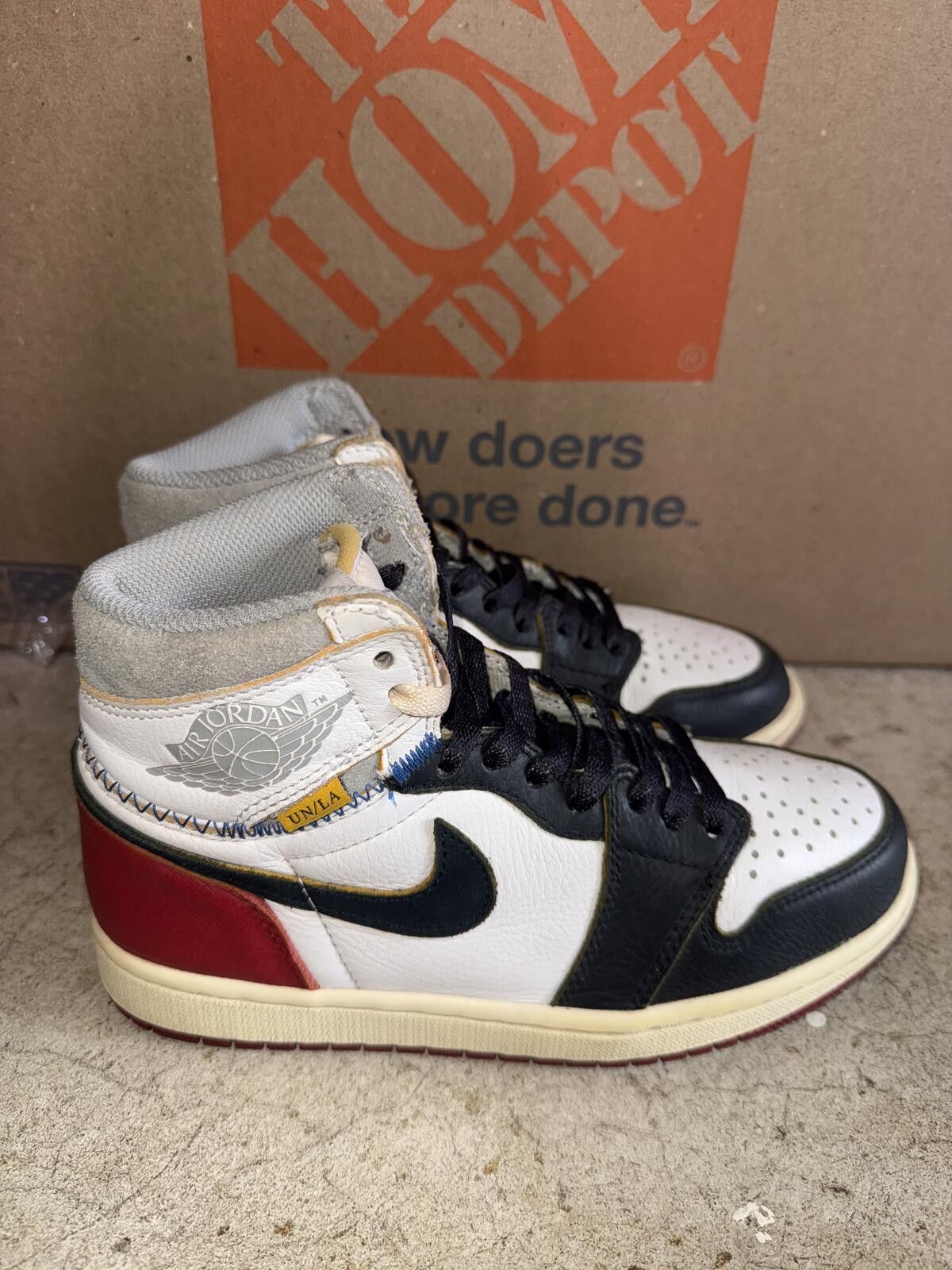 Nike Jordan 1 Retro High Union Los Angeles Black Toe Size US 5.5 / EU 38 - 1 Thumbnail