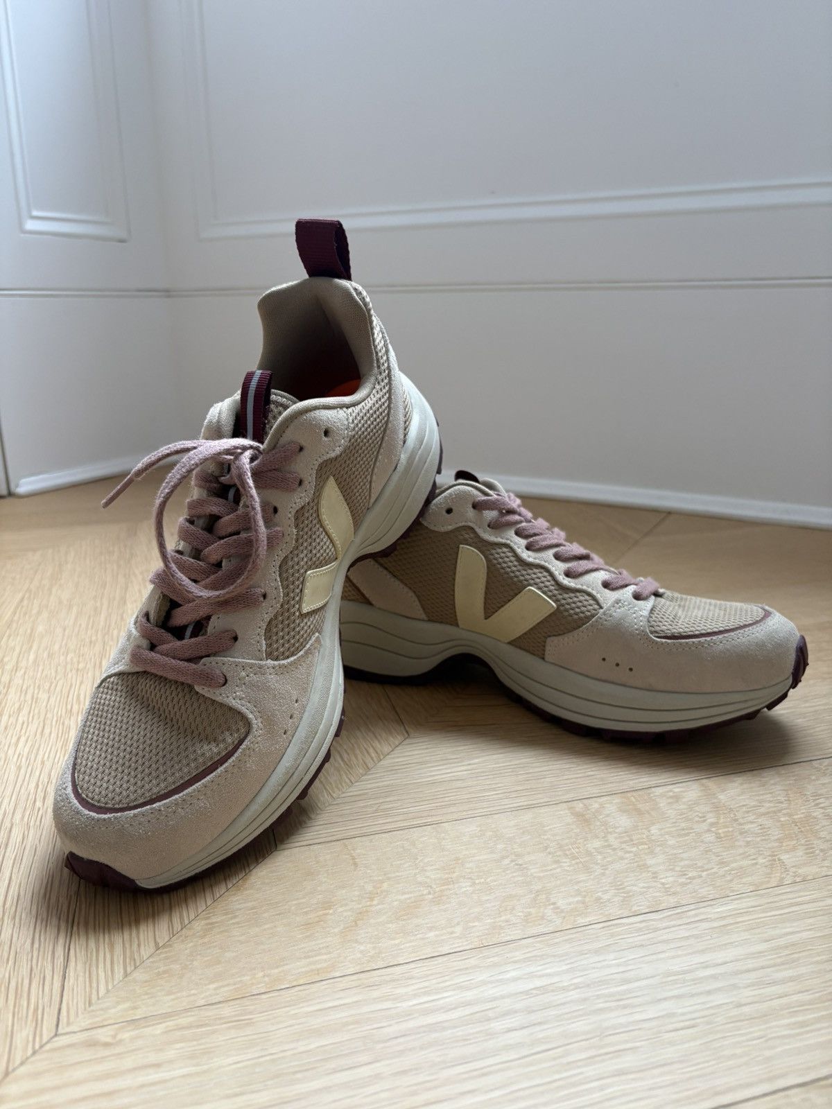 Veja Veja Venturi Alveomesh & Suede Sneaker Size 9.5 Size US 9.5 / IT 39.5 - 1 Thumbnail