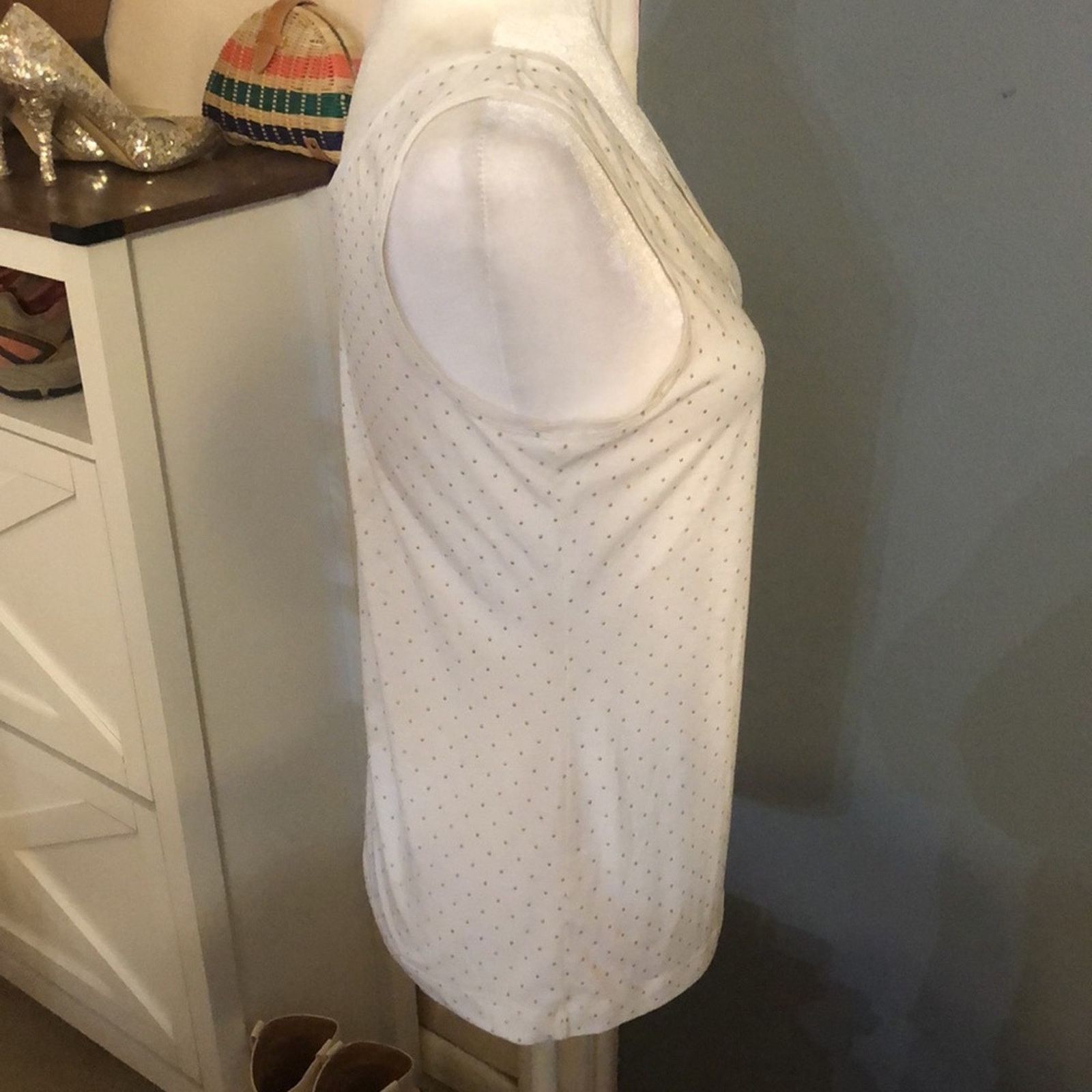 Banana Republic Banana Republic • White and Gold Polka Dotted Tank • Size S Size S / US 4 / IT 40 - 5 Thumbnail