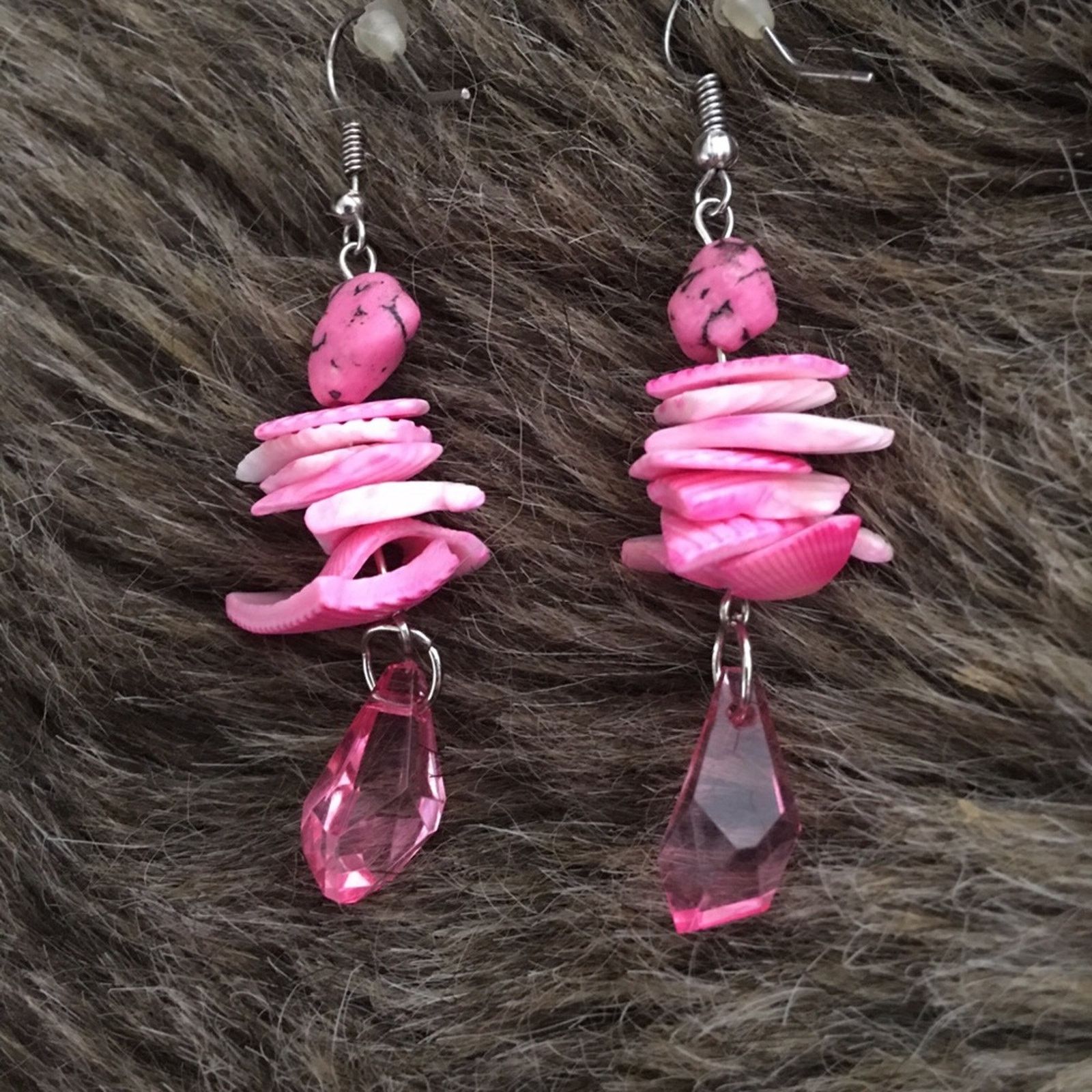 Jewelry Pink faux shell and gem dangle fish hook earrings Size ONE SIZE - 3 Thumbnail