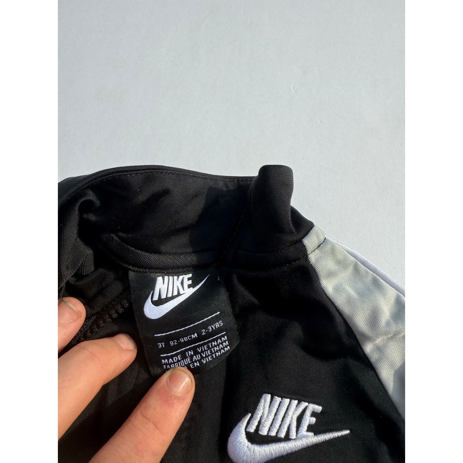 Nike Kids Nike Zipup {slight stain} Size US S / EU 44-46 / 1 - 2 Thumbnail