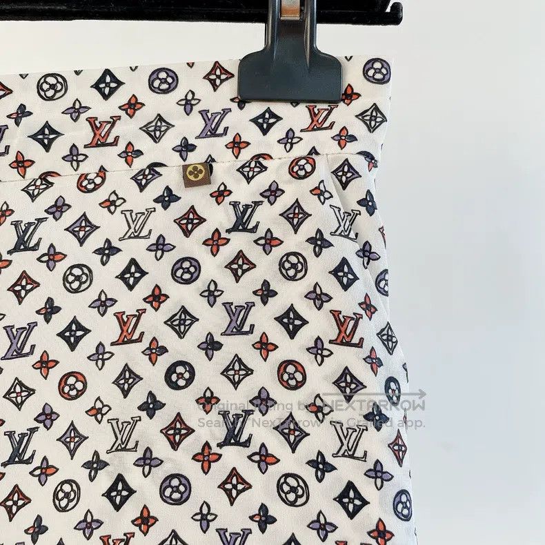 Louis Vuitton Louis Vuitton Full logo shorts Size US 34 / EU 50 - 3 Thumbnail
