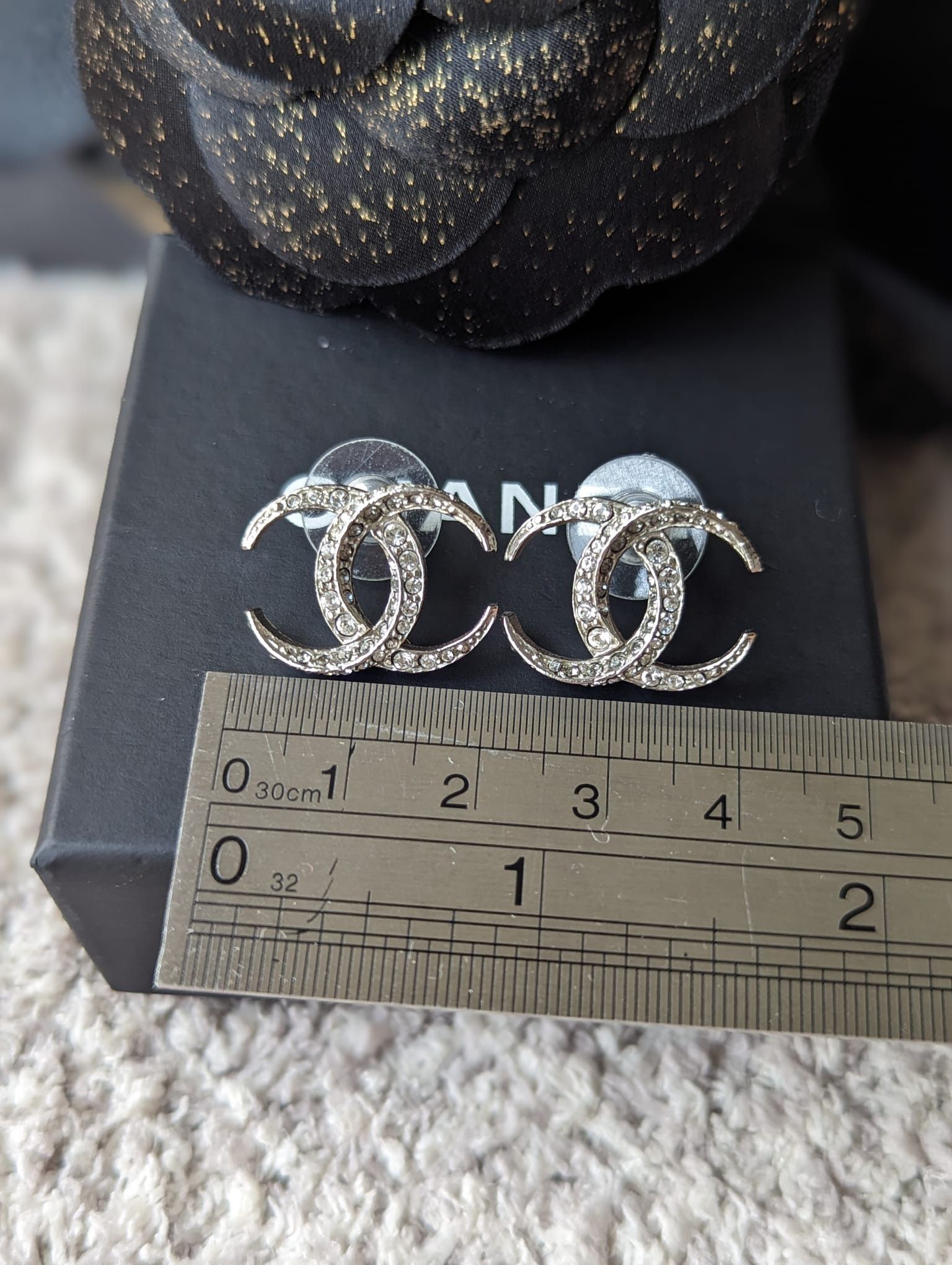 Chanel Chanel CC B15C Logo Dubai Moon Crystal SHW Earrings Box Size ONE SIZE - 5 Thumbnail