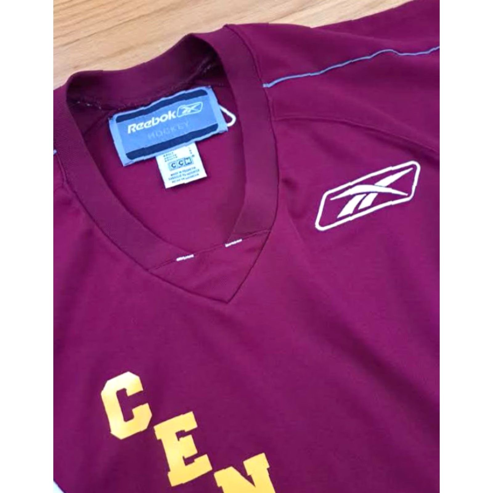Reebok Reebok Central Michigan Chippewas Printed Hockey Jersey L Men Burgundy Microfiber Pullover Sweatshirt Size Large Size US L / EU 52-54 / 3 - 7 Thumbnail