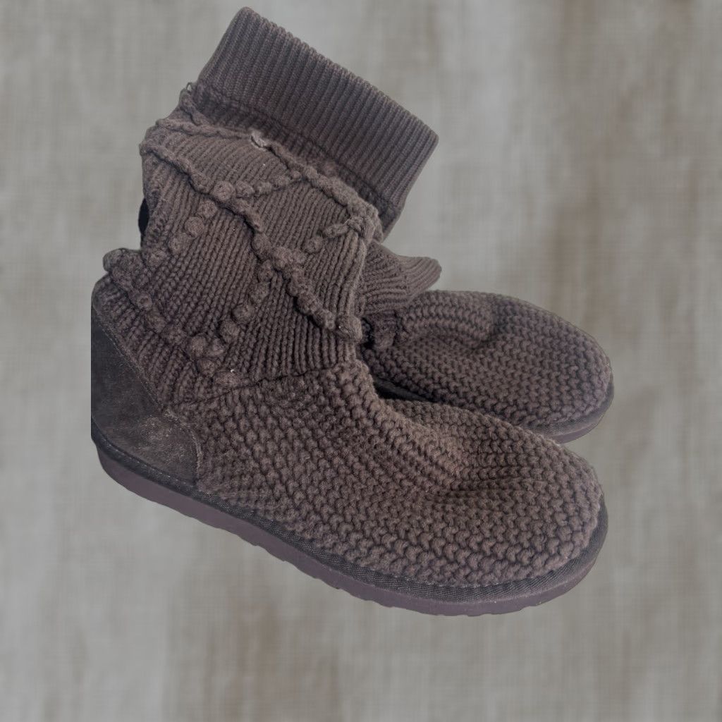 Ugg UGG Women 5879 Argyle Sweater Tall Cardi Knit Boots sz 8 Gray Solid Knit Boots Mid-Calf Flat Heel Women Shoes Size M / US 6-8 / IT 42-44 - 1 Thumbnail