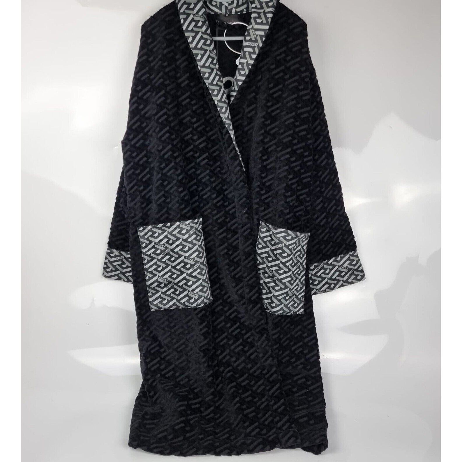 Versace VERSACE Greca Black Bathrobe New (Euro Size:S;) Size US S / EU 44-46 / 1 - 1 Thumbnail