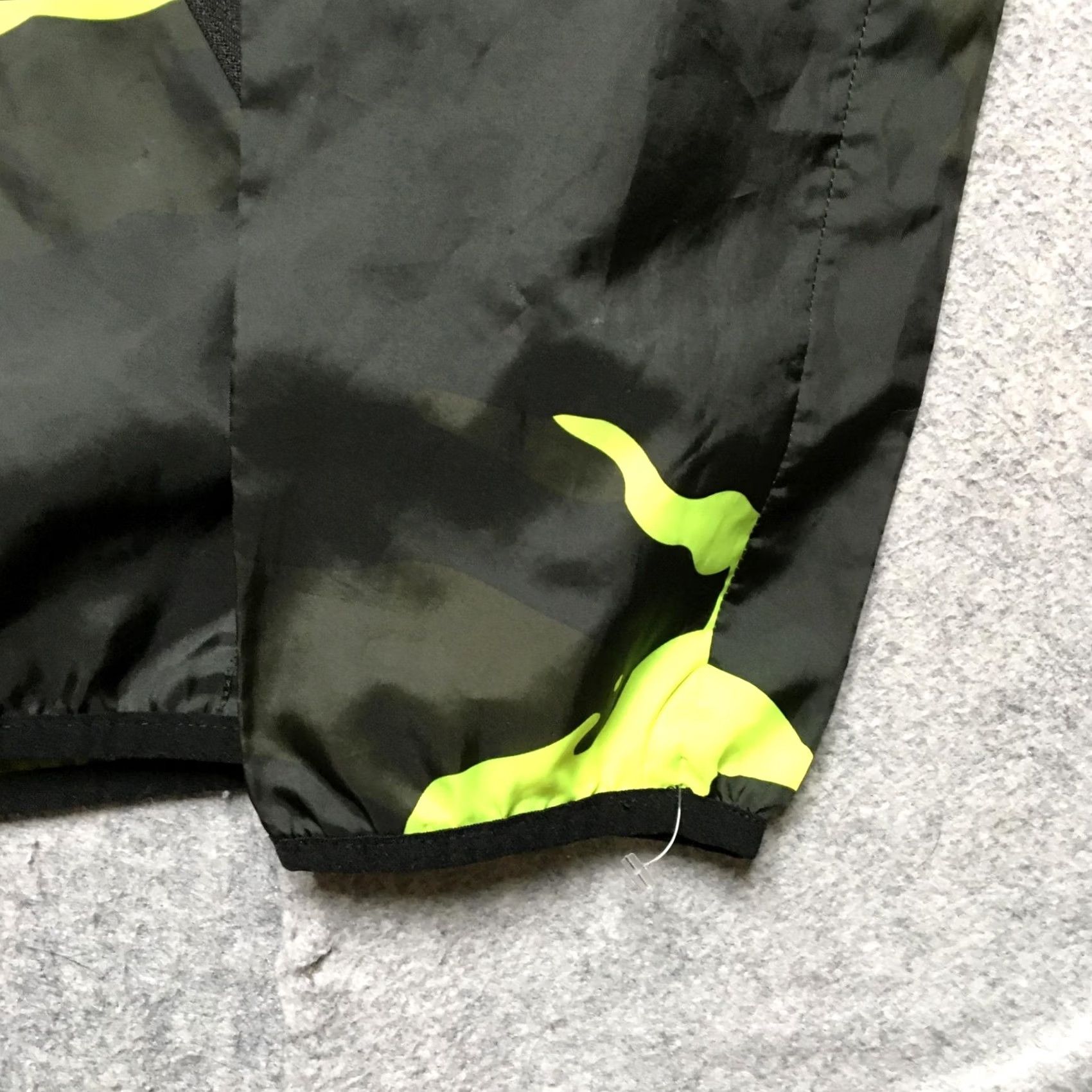 Vintage G-Star RAW STRT HDD OVERSHIRT Jacket Men L Black Neon Camo Hooded Lightweight Windbreaker Zip Pockets Size US L / EU 52-54 / 3 - 2 Thumbnail