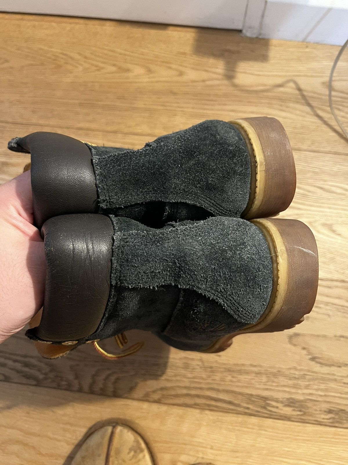 Timberland Unique Pair of Timberland Classic Suede Fluffy Black Size US 8.5 / EU 41-42 - 9 Thumbnail