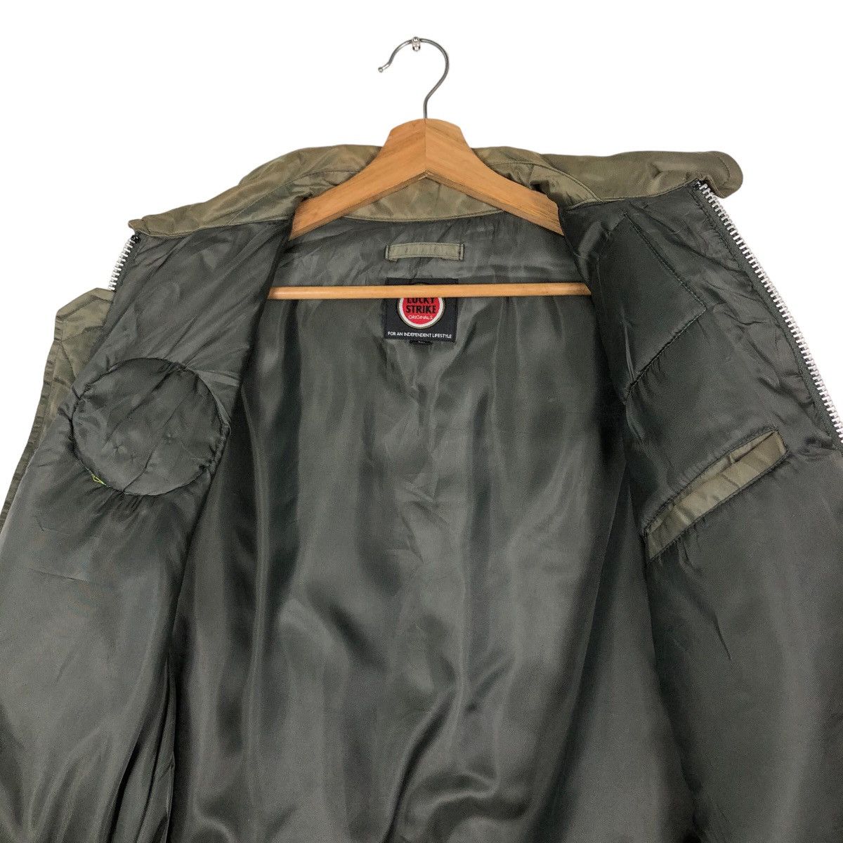 Vintage Vintage Fly Bomber Jacket Riot Riot Lucky Strike Full Patch Size US L / EU 52-54 / 3 - 15 Thumbnail