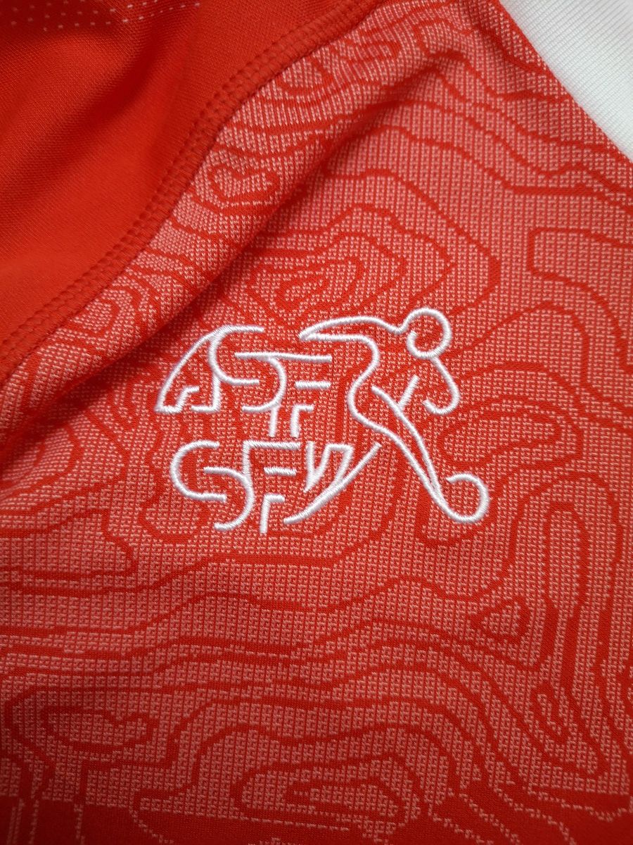 Puma SWITZERLAND PUMA WORLD CUP 2018 FOOTBALL HOME JERSEY SIZE M Size US M / EU 48-50 / 2 - 6 Thumbnail