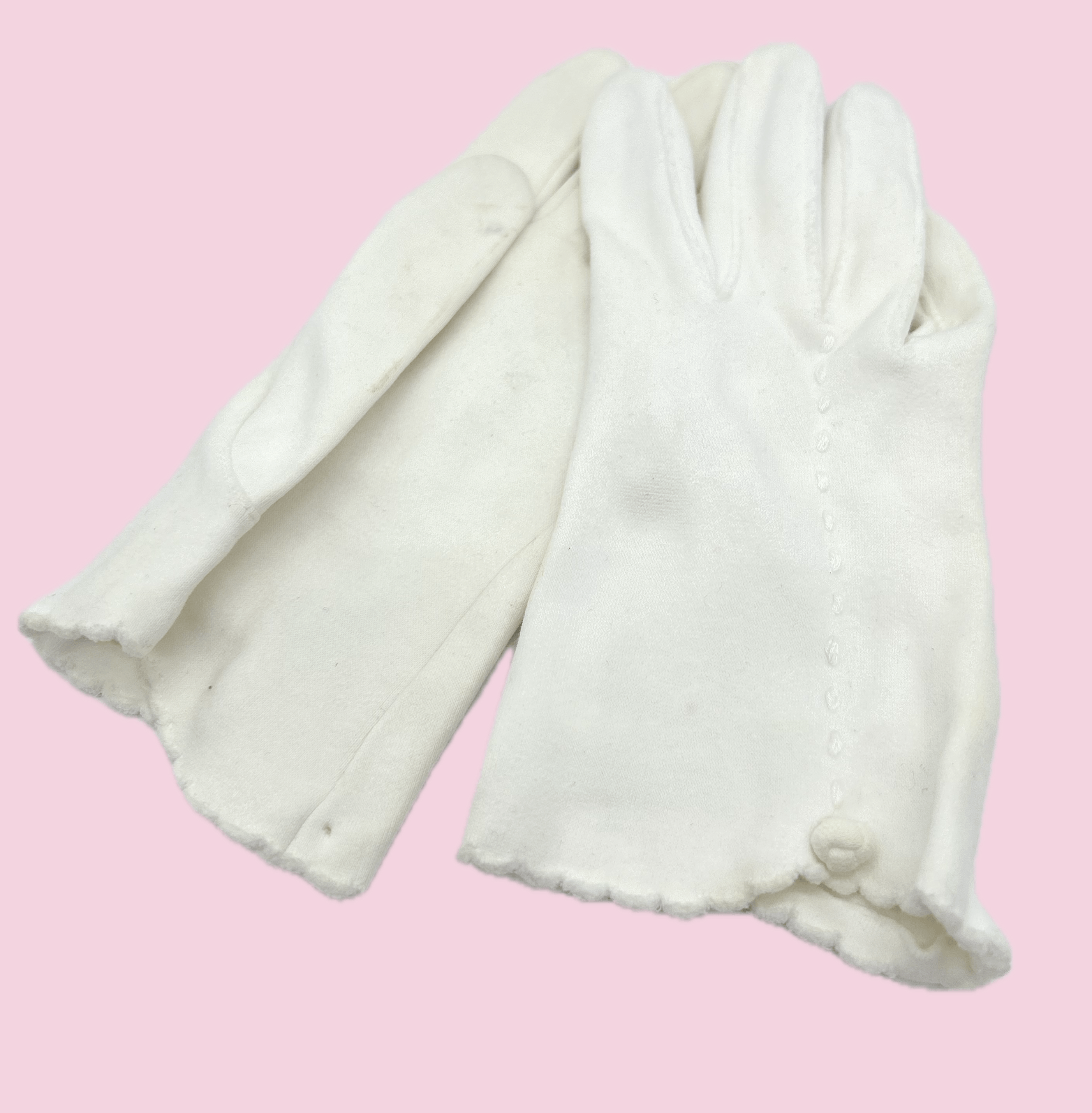 Vintage 1950's White Scalloped Edge Gloves Size ONE SIZE - 2 Thumbnail