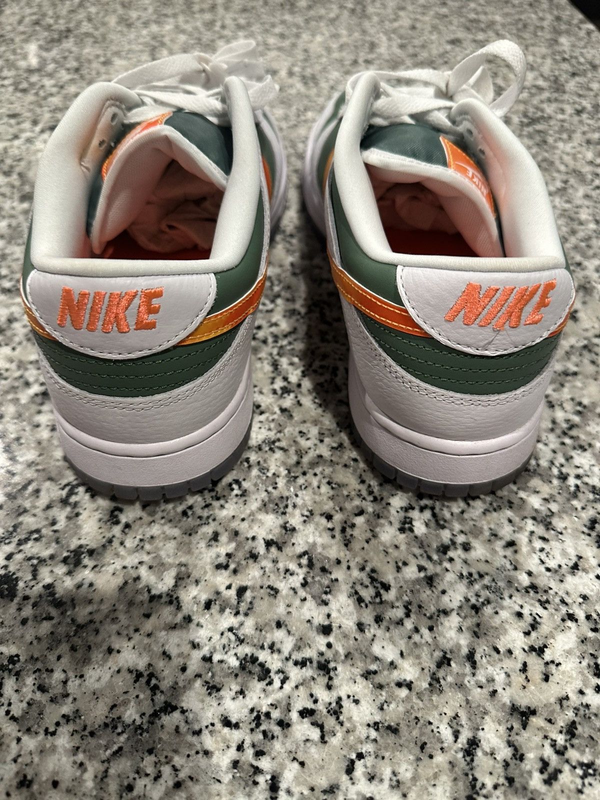Nike Nike Dunk Low SE Size US 10.5 / EU 43-44 - 4 Thumbnail