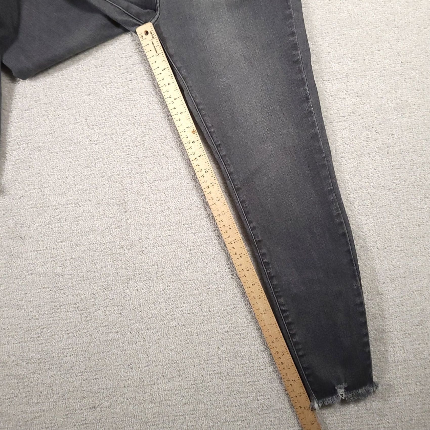 Vintage KanCan for Maurices High Rise Gray Raw Hem Skinny Jeans Womens Size 28 Size 28" / US 6 / IT 42 - 5 Thumbnail