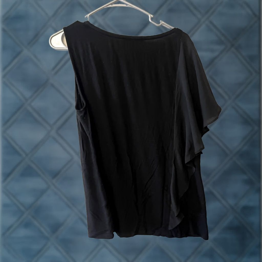 White House Black Market White House Black Market Sleeveless One Cold Shoulder Top Womens Size XL Size XL / US 12-14 / IT 48-50 - 1 Thumbnail