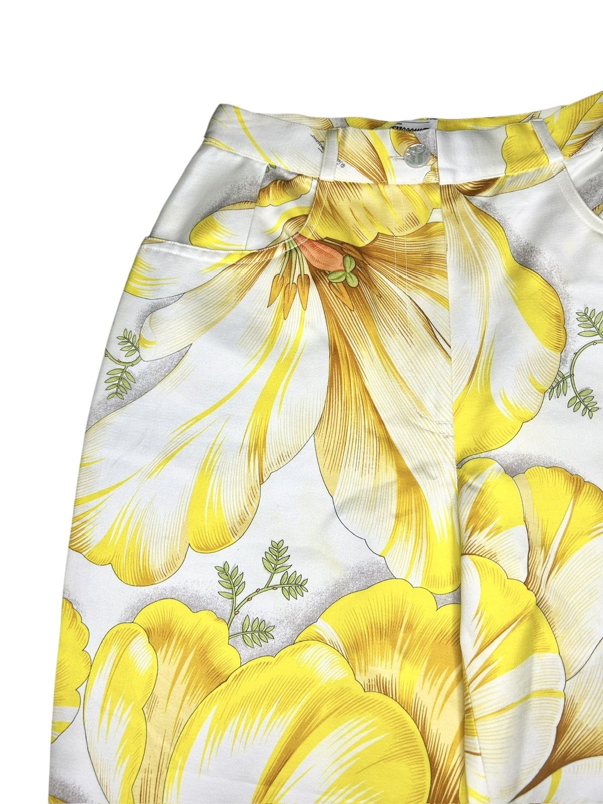 Salvatore Ferragamo 90s Floral Trousers Size 28" / US 6 / IT 42 - 4 Thumbnail