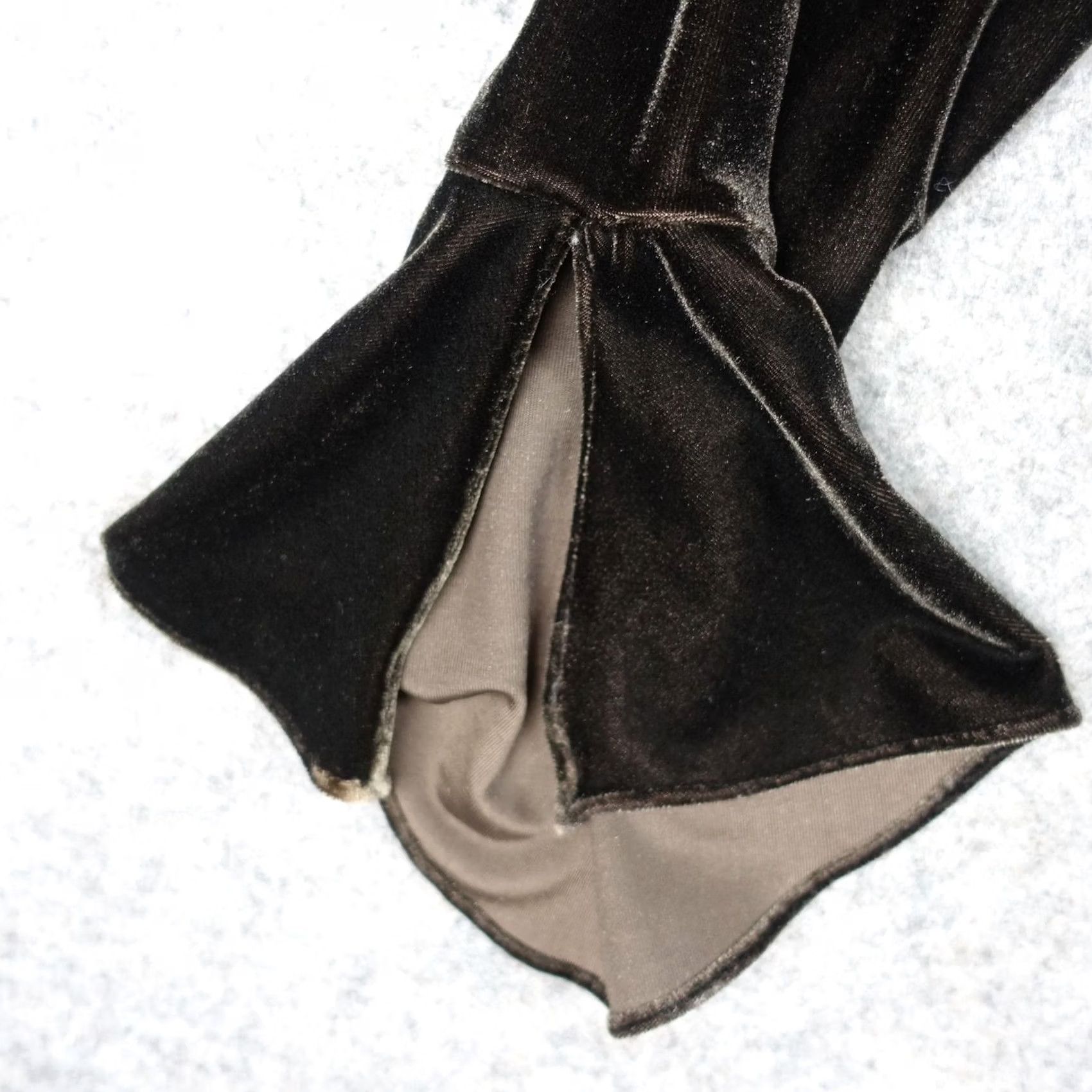 Velvet VINTAGE Ice Blouse Womens Medium Brown Velvet Velour Cowl Bell Sleeve Top Y2K Mens Womens Boys Girls Size M / US 6-8 / IT 42-44 - 5 Thumbnail