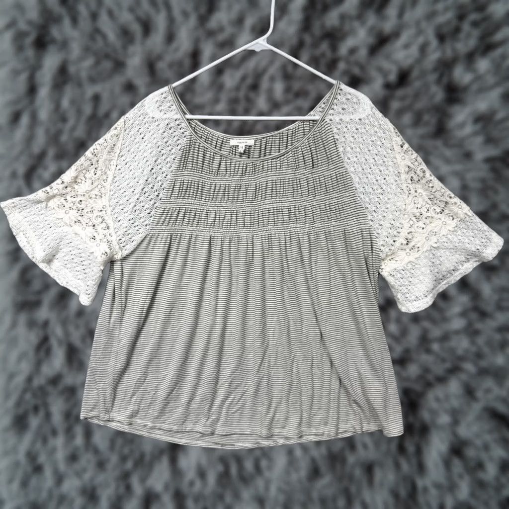 Vintage Maurices Tunic Blouse Plus 2 Gray Stripe Flutter Sleeve Crochet Scoop Neck Bohemian Casual All Seasons Women Shirts Size XS / US 0-2 / IT 36-38 - 1 Thumbnail