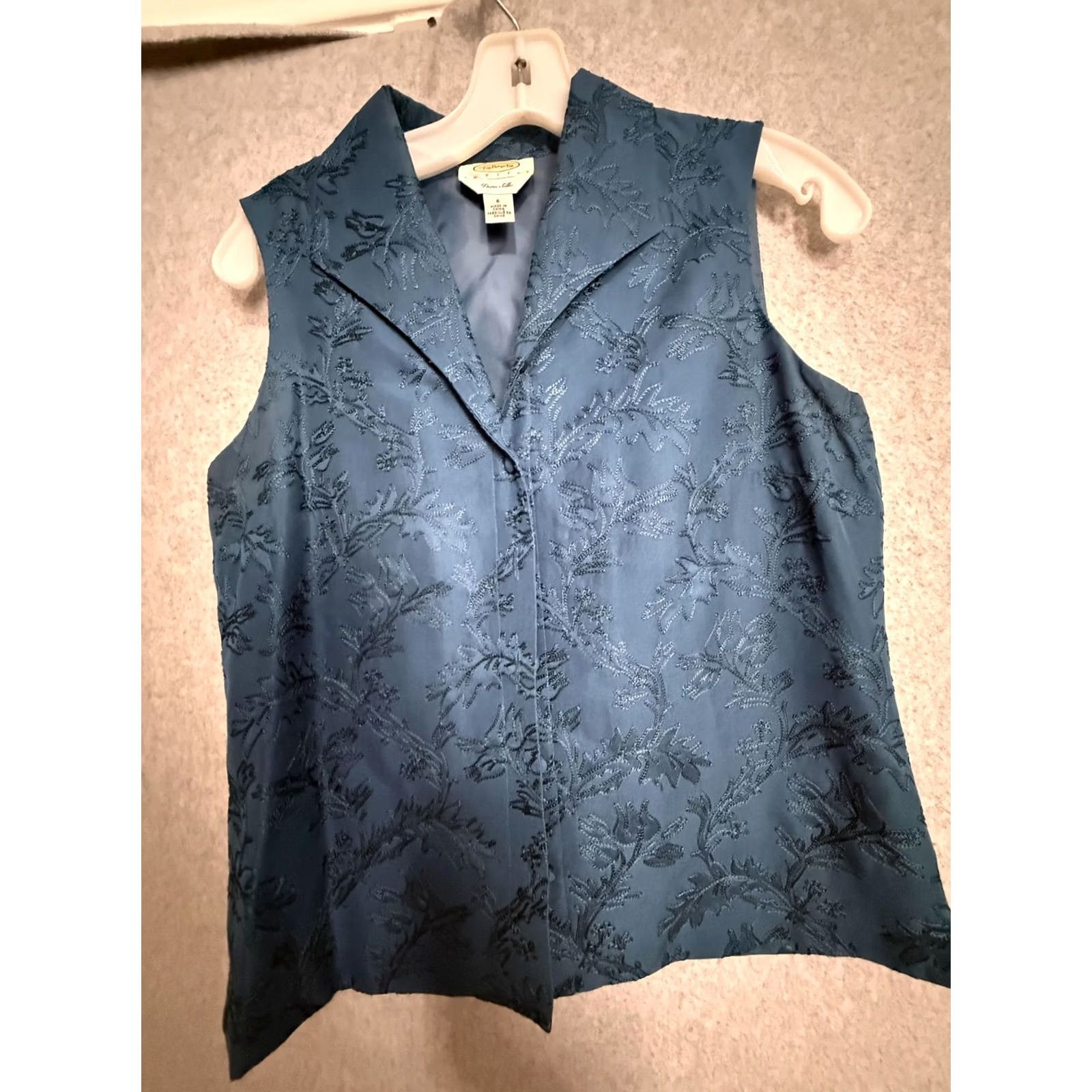 Talbots Talbots Petites Pants Vest Set Womens Top 10P Blue Silk 2 Pc Floral Sleeveless Collared Button Front Dressy Size L / US 10 / IT 46 - 2 Thumbnail