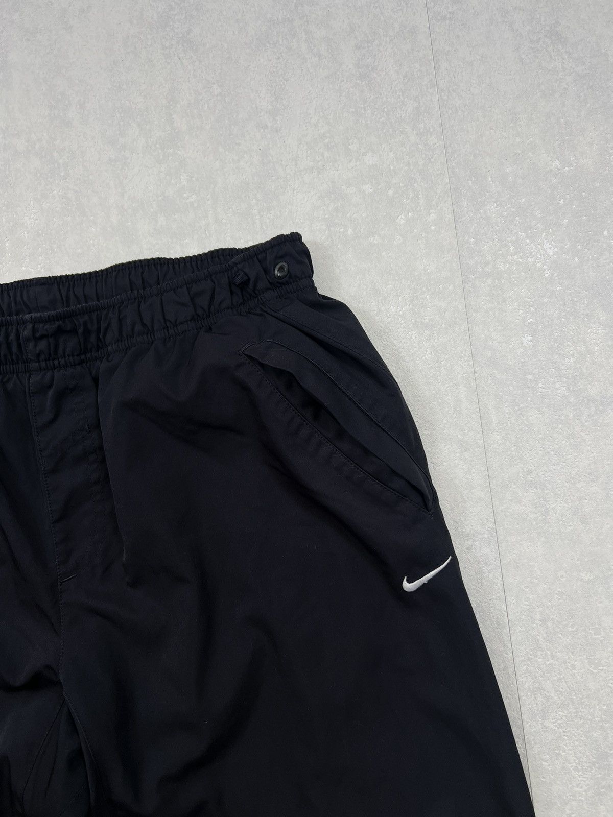 Nike 00's NIKE SWOOSH LOGO BAGGY Y2K TRACK PANTS GORPCORE Size US 32 / EU 48 - 4 Thumbnail